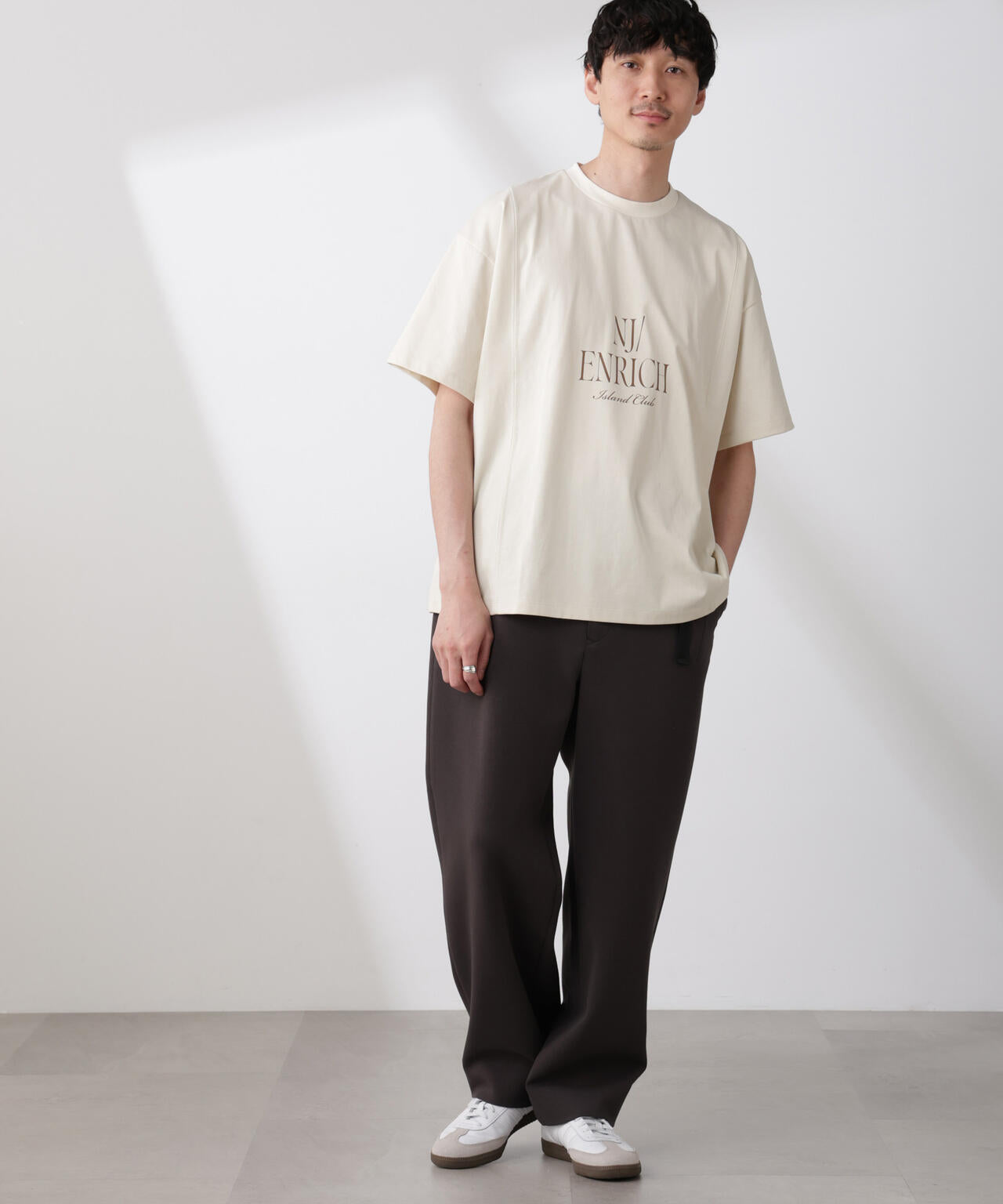 「NJ/CLUB」 ENRICHプリント切り替え Tシャツ 6685124223