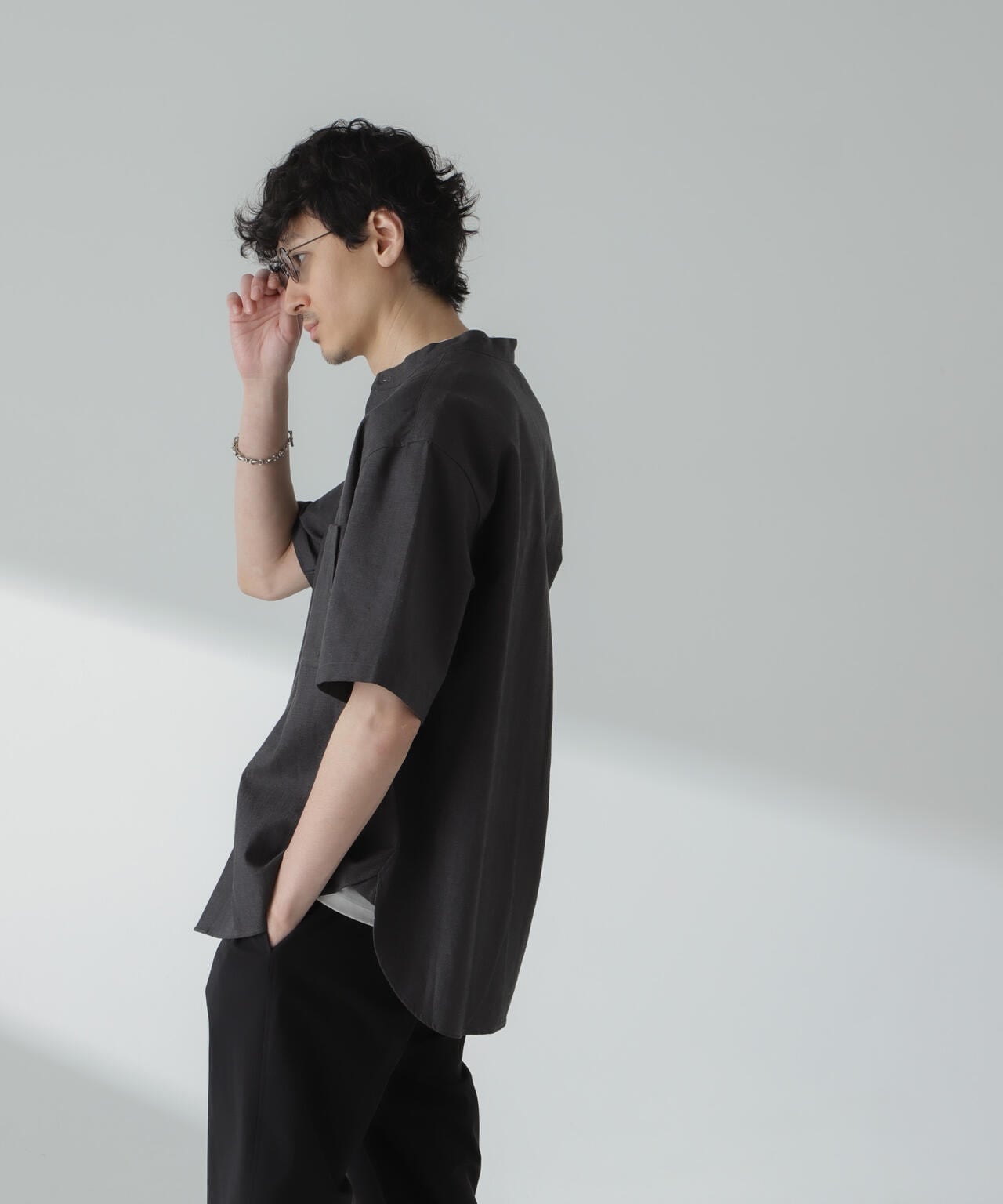 リネンコットンヘリンボーンバンドカラーシャツ 6684121212