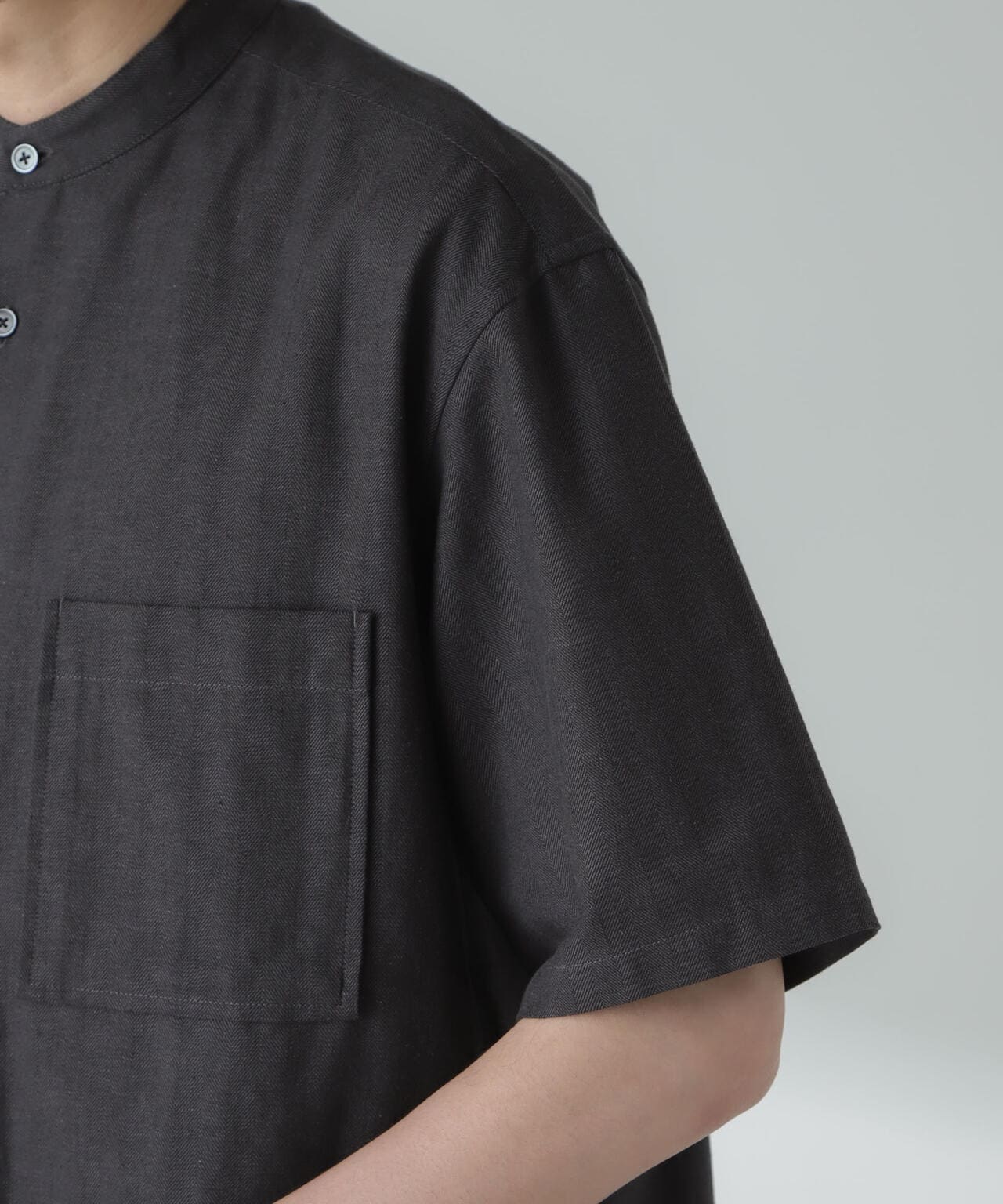 リネンコットンヘリンボーンバンドカラーシャツ 6684121212