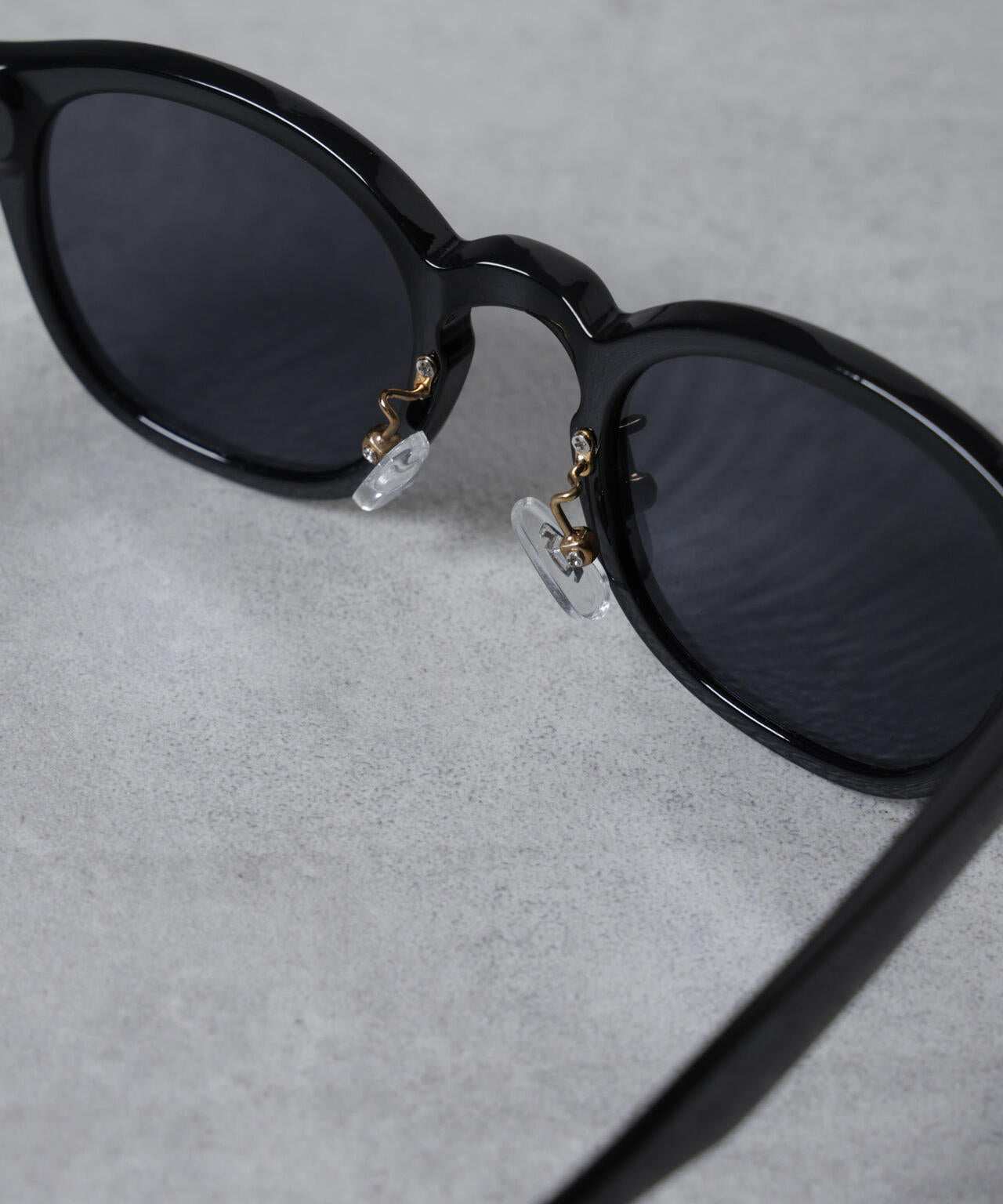 ウエリントン型スモークサングラス 6684240201