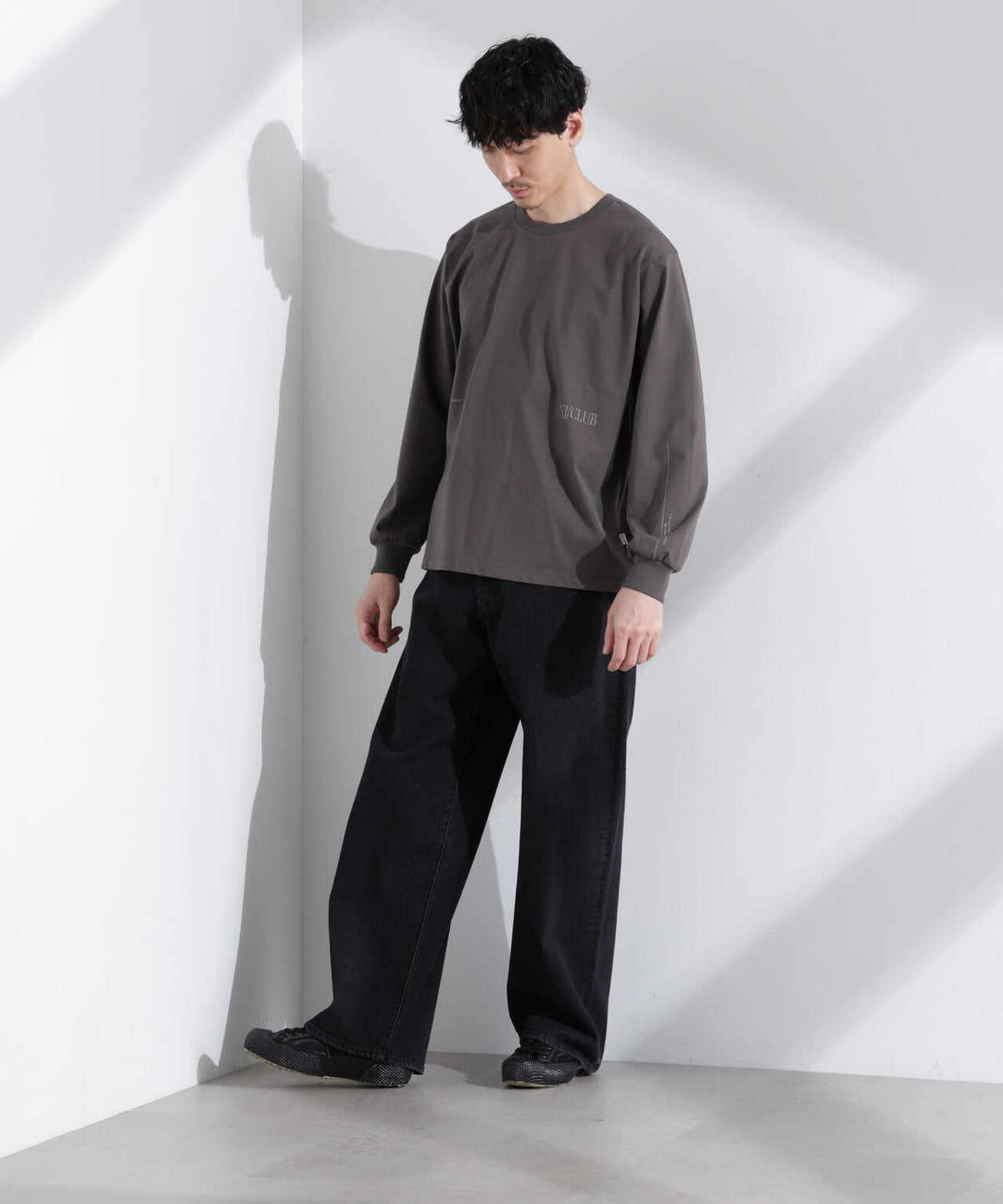 「NJ/CLUB」 ロゴプリントロングスリーブTシャツ 6685123219