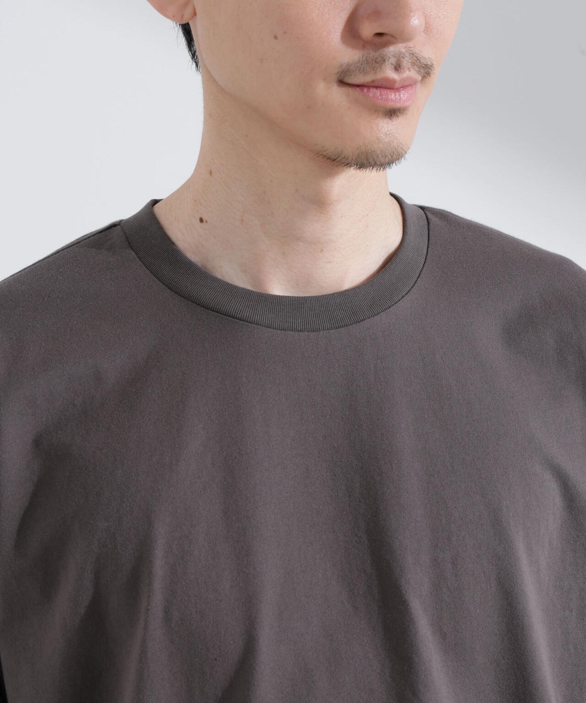 「NJ/CLUB」 ロゴプリントロングスリーブTシャツ 6685123219