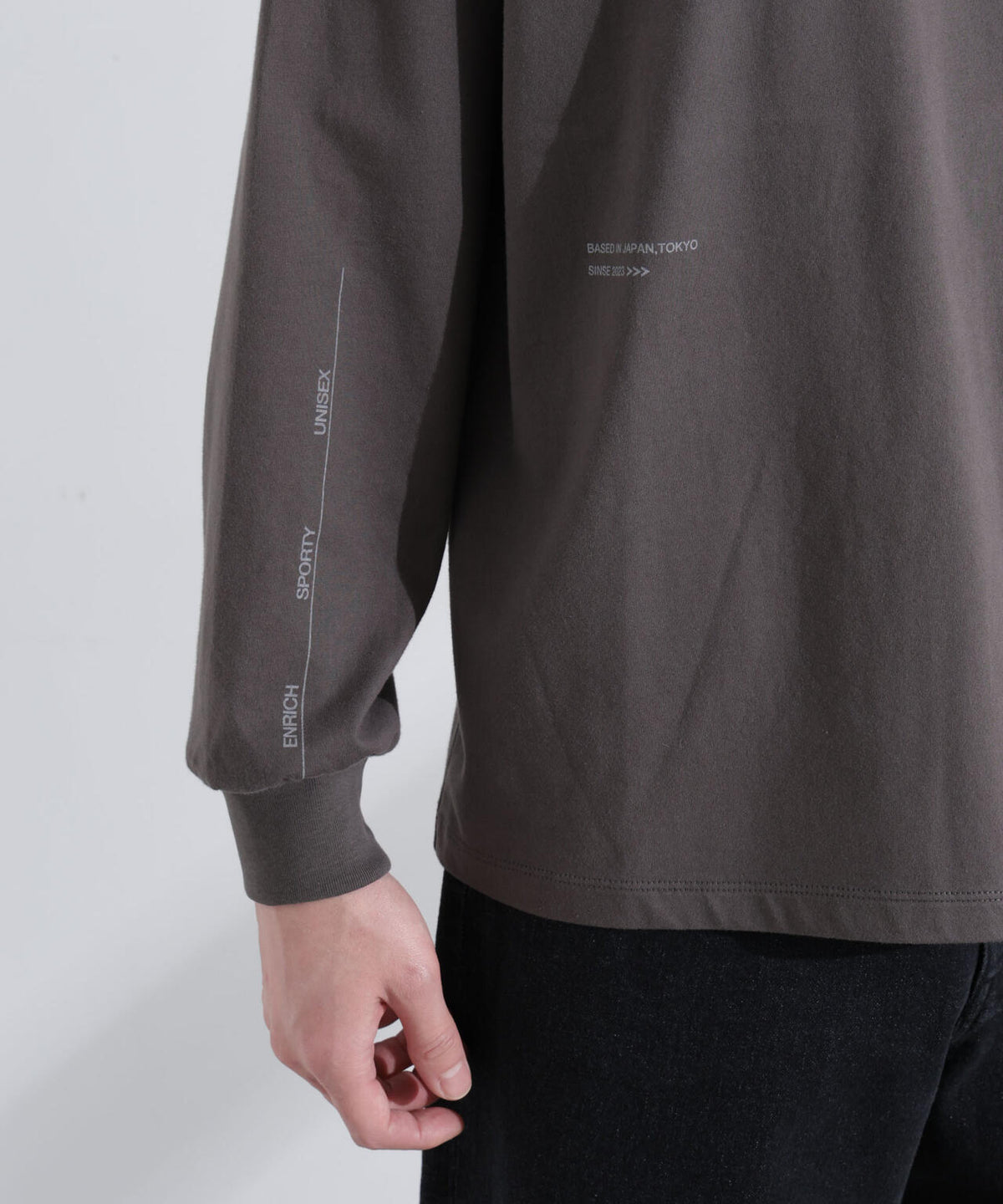 「NJ/CLUB」 ロゴプリントロングスリーブTシャツ 6685123219