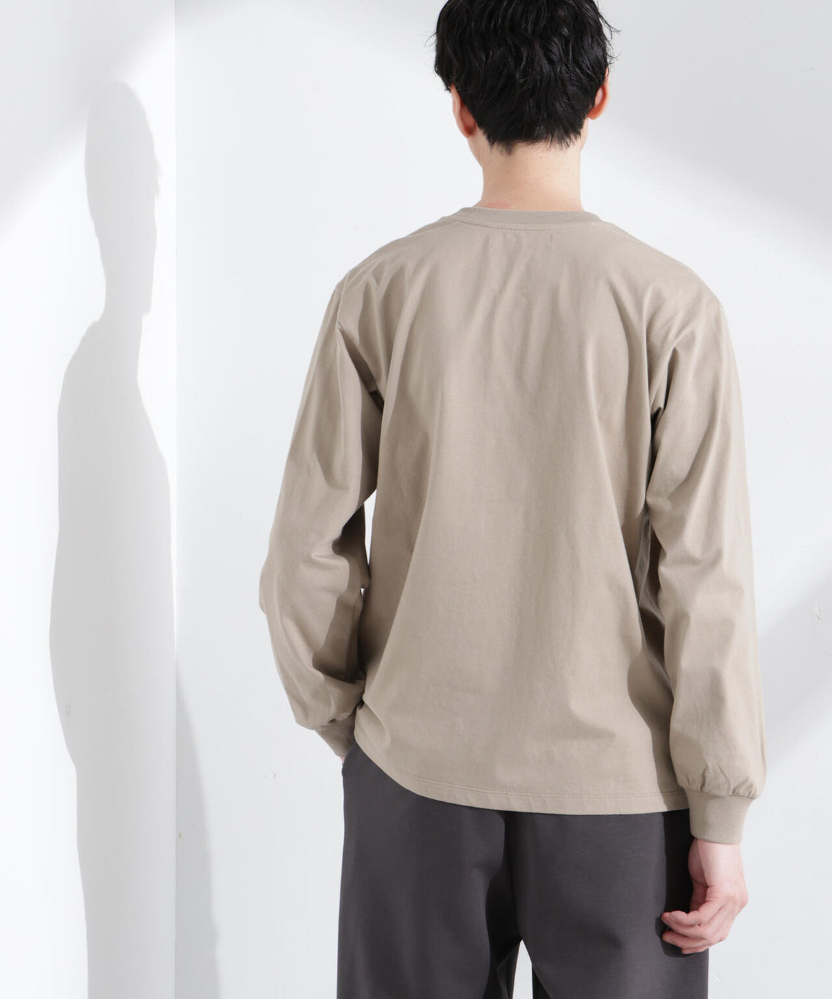 「NJ/CLUB」 ロゴプリントロングスリーブTシャツ 6685123219