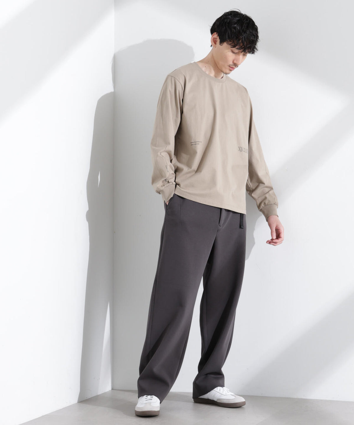 「NJ/CLUB」 ロゴプリントロングスリーブTシャツ 6685123219