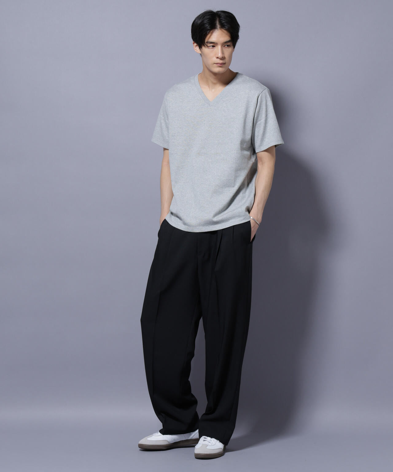 WEB限定/Anti Soaked(R) 汗染み防止 Vネック レギュラーシルエットTシャツ 6685124206