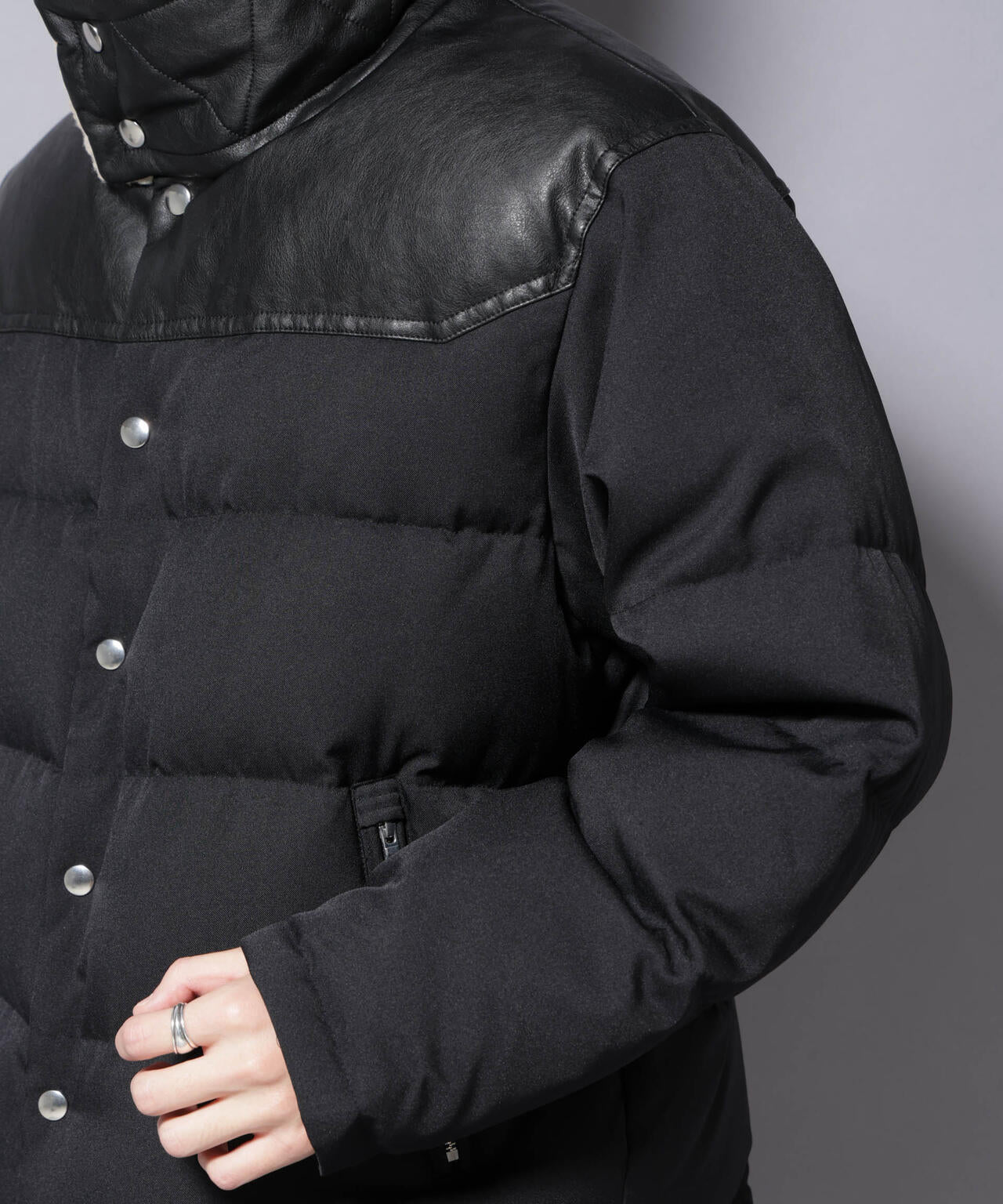 「西川ダウン(R)」ボアカラーサージショートダウン 6685214205