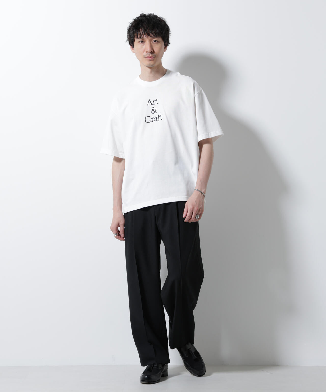 「Art & Craft」エディトリアル 刺繍Tシャツ 6685224218
