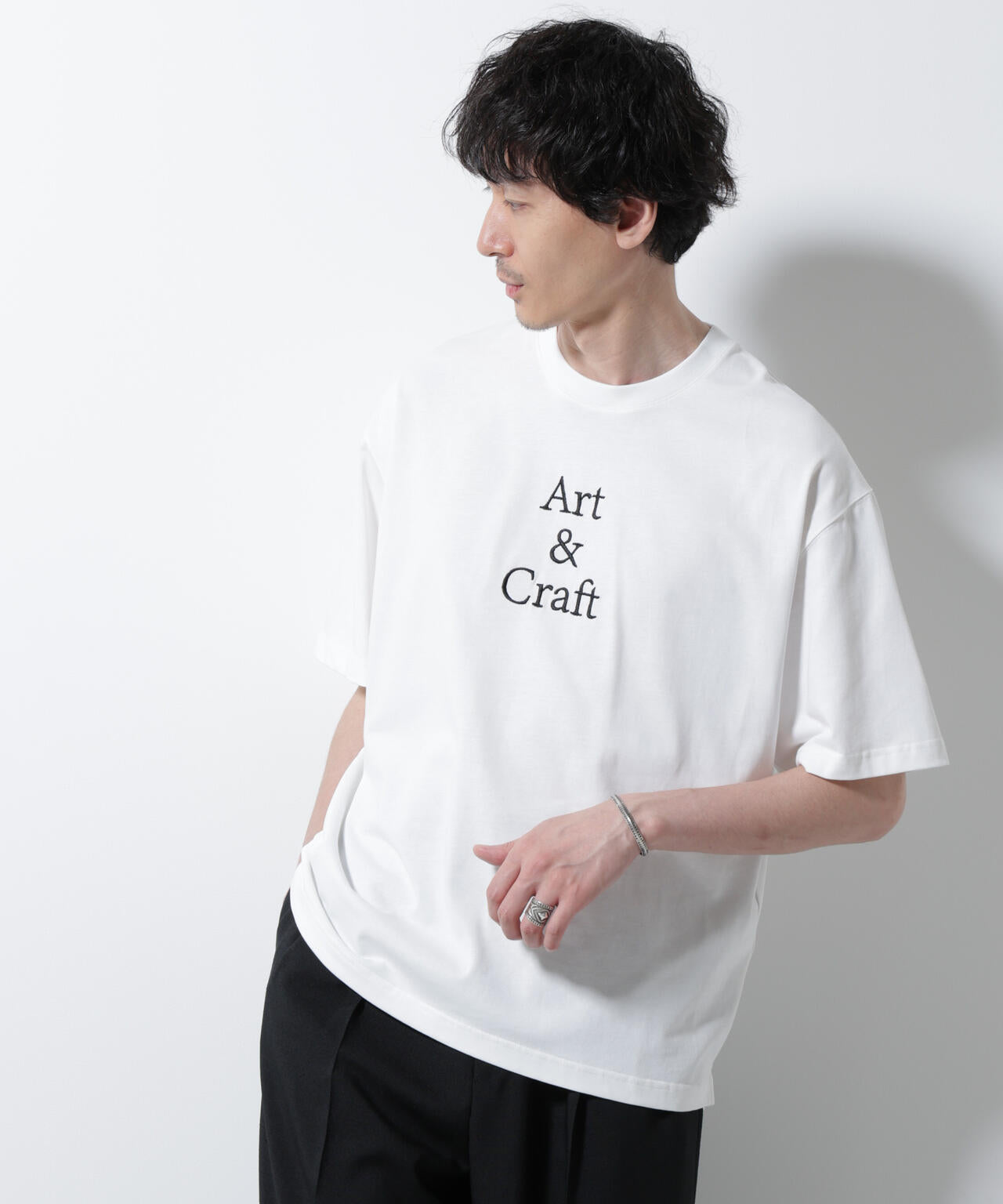 「Art & Craft」エディトリアル 刺繍Tシャツ 6685224218