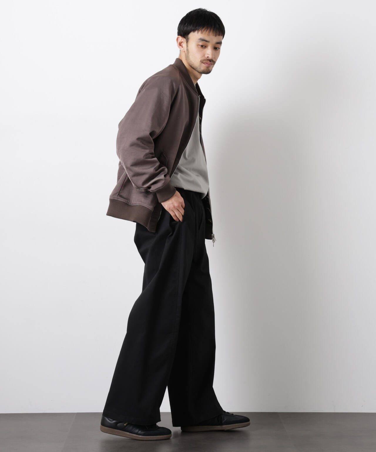 「ASSEMBLANC」ベルテッド3Dパンツ 6686127211