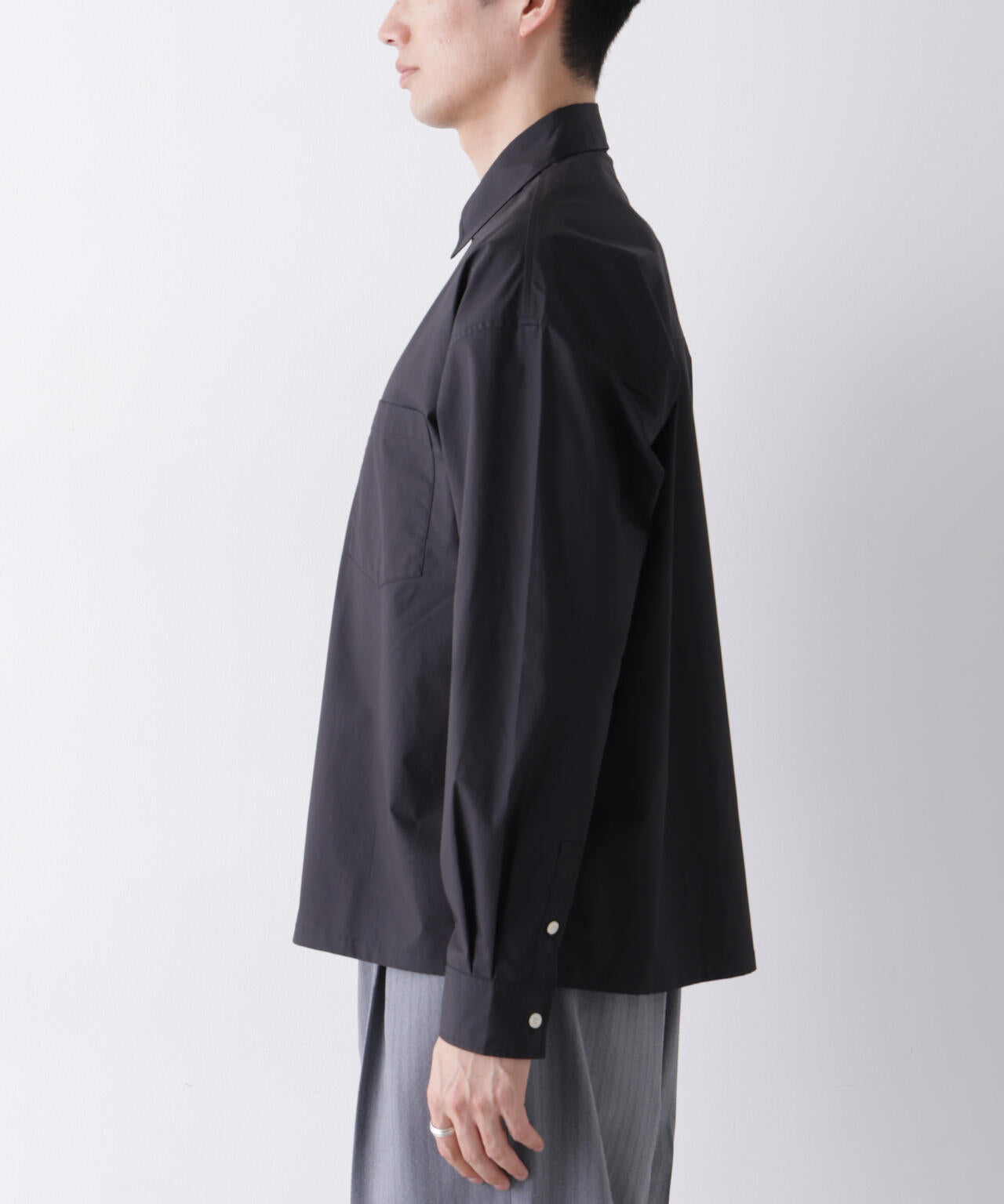 「James Fabric」 ボクシークロップドシャツブルゾン 6686220210
