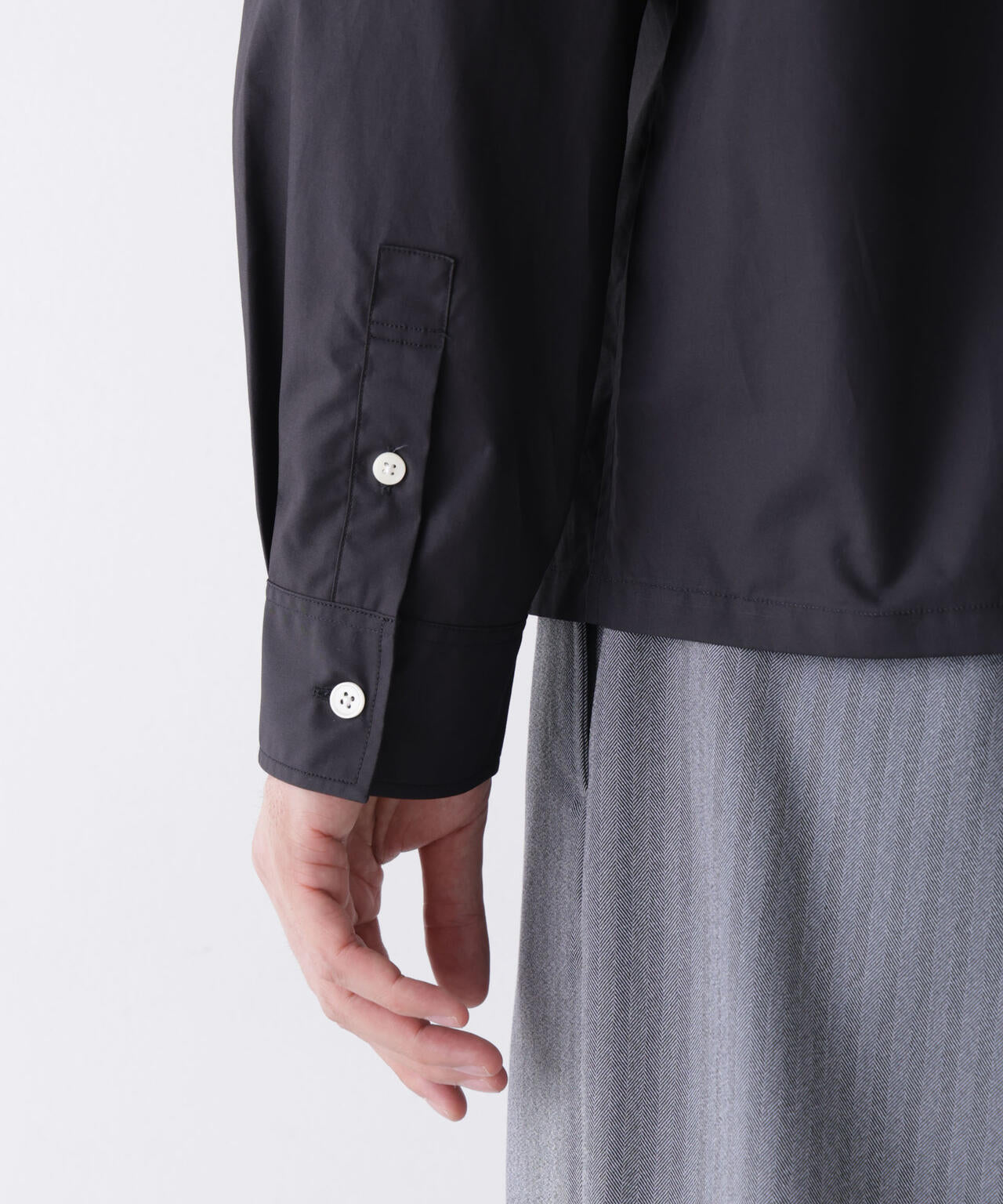 「James Fabric」 ボクシークロップドシャツブルゾン 6686220210