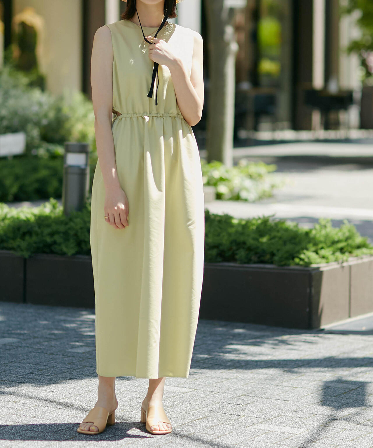 LB.03/ウエストスリットノースリーブワンピース 6693119304