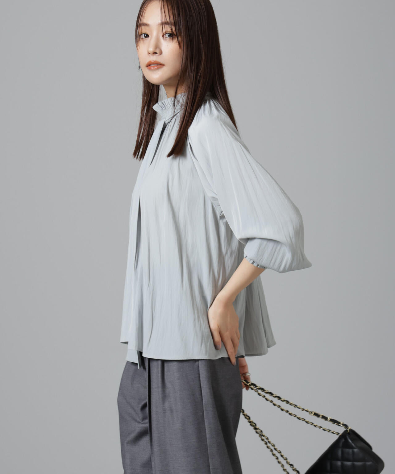 シャーリングネックボウタイブラウス 6694220325