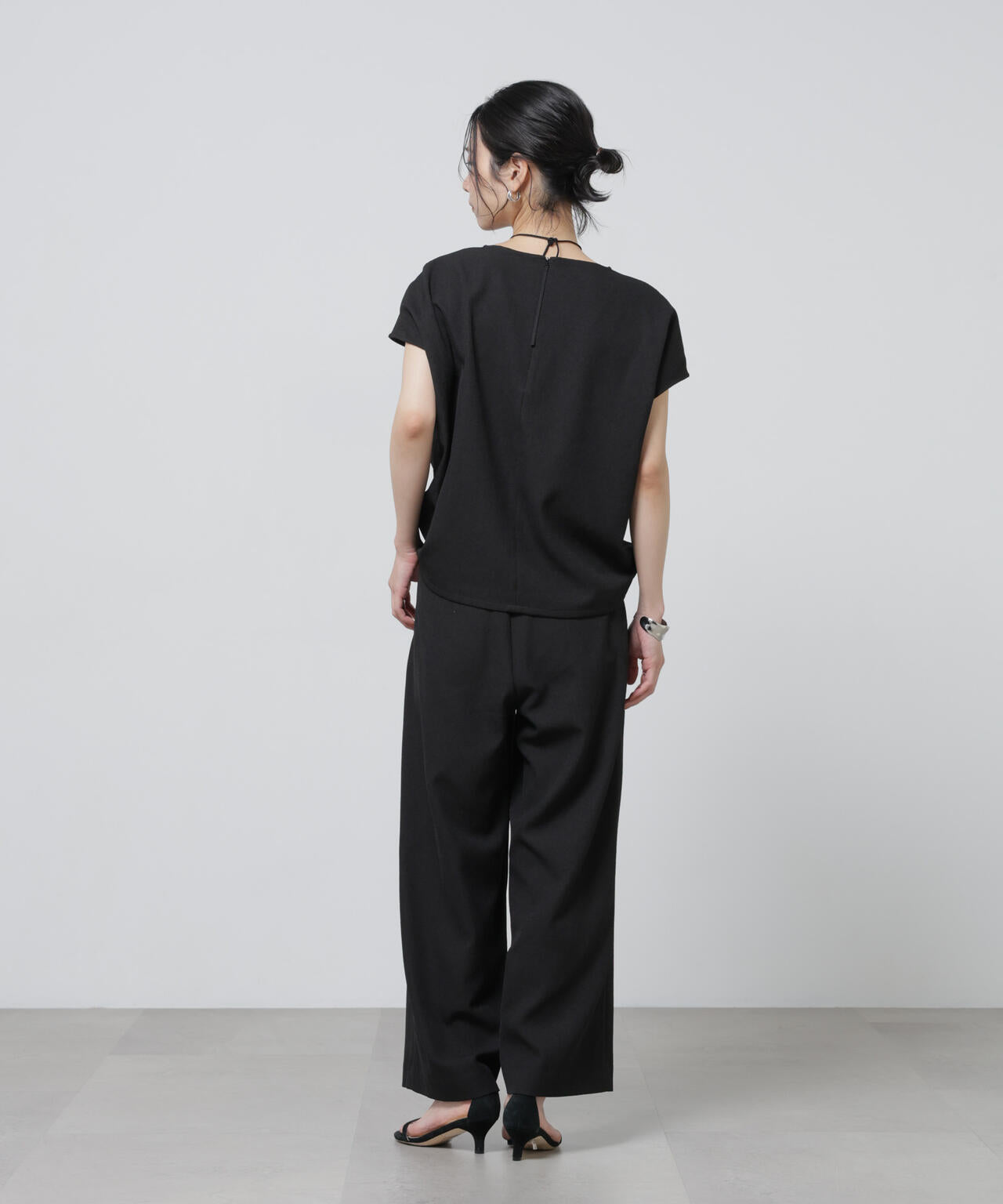 「Meaningful Continuity」coveross(R)EOSブッチャーノースリブラウス×パンツセットアップ 6696119307