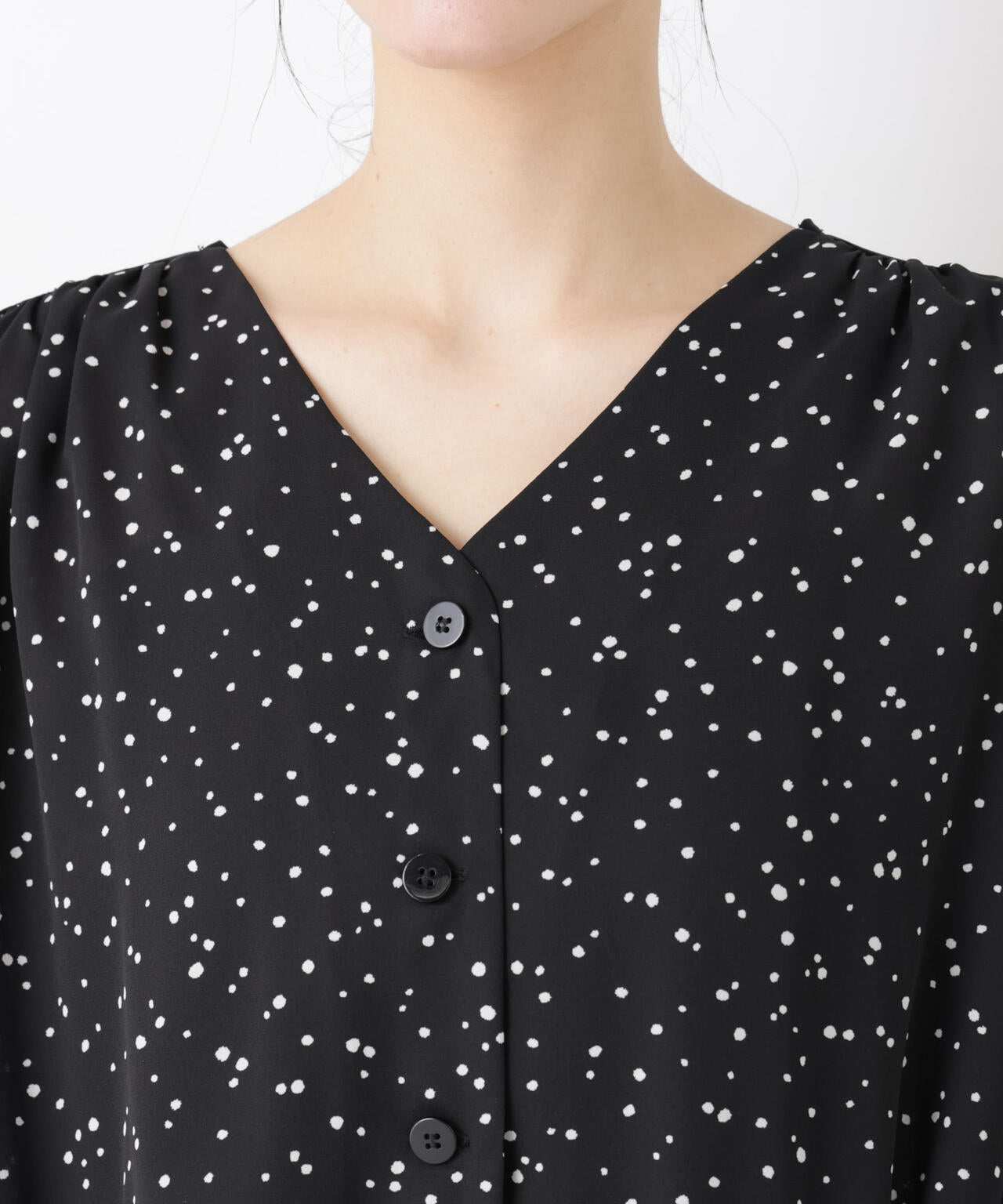 ドットプリントVネックショートブラウス 6696121310