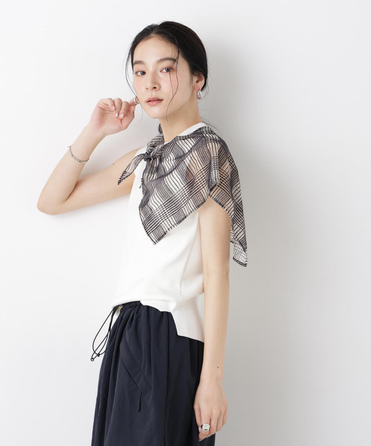 SUMMER VEIL KNIT 総針ノースリーブニット 6696122323