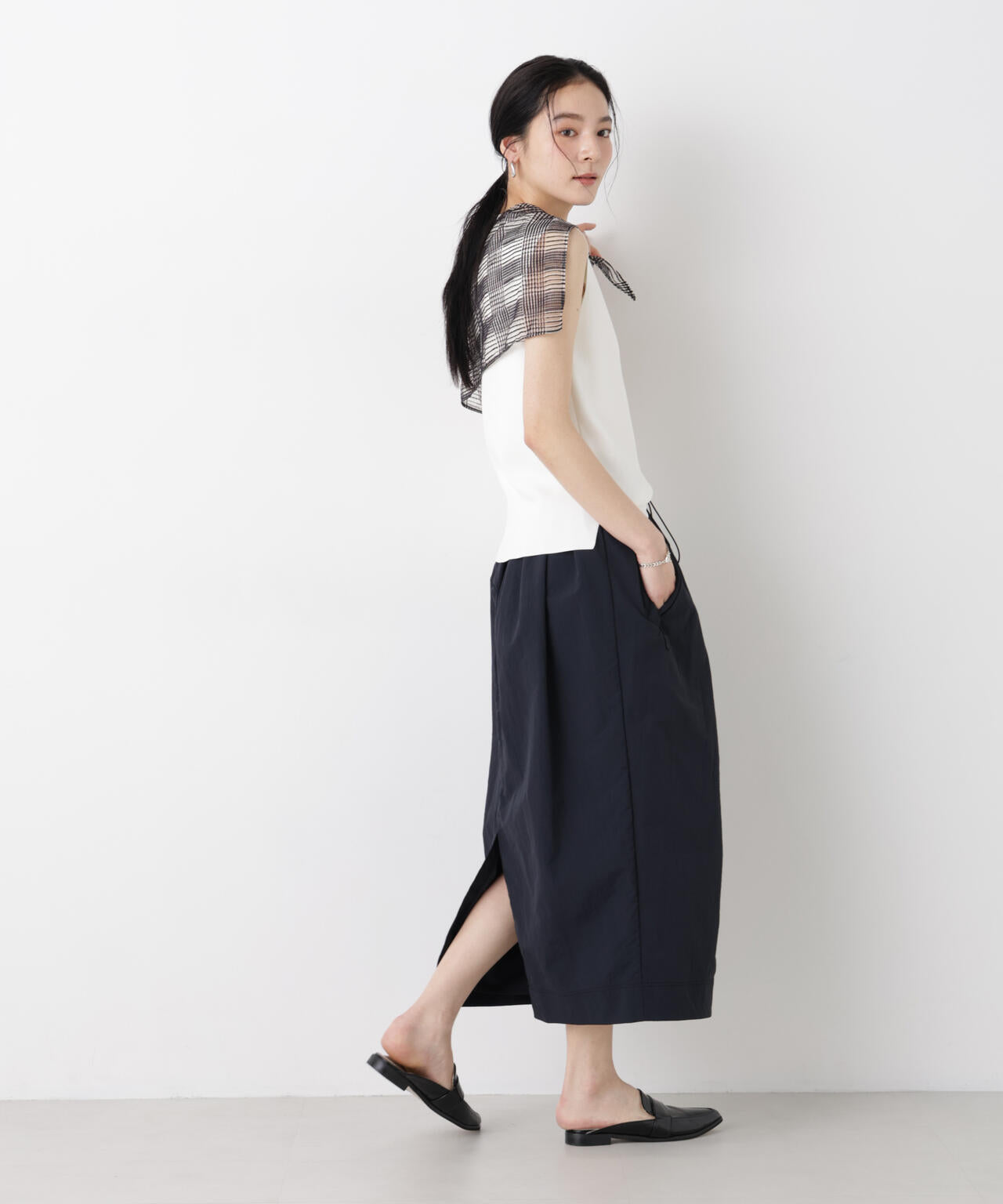 SUMMER VEIL KNIT 総針ノースリーブニット 6696122323