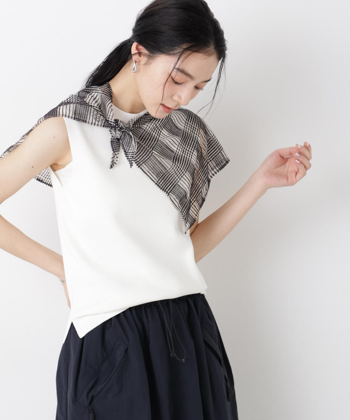 SUMMER VEIL KNIT 総針ノースリーブニット 6696122323