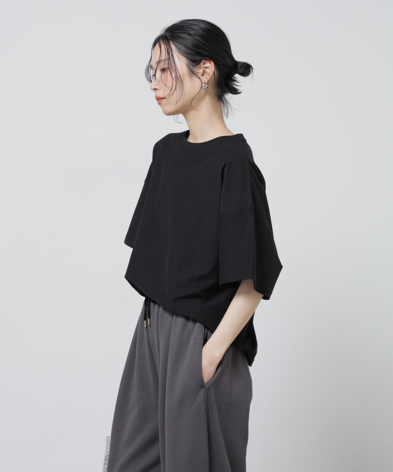 「Meaningful Continuity」coveross(R)ツイル調冷感プレーティング天竺Tシャツ 6696124314