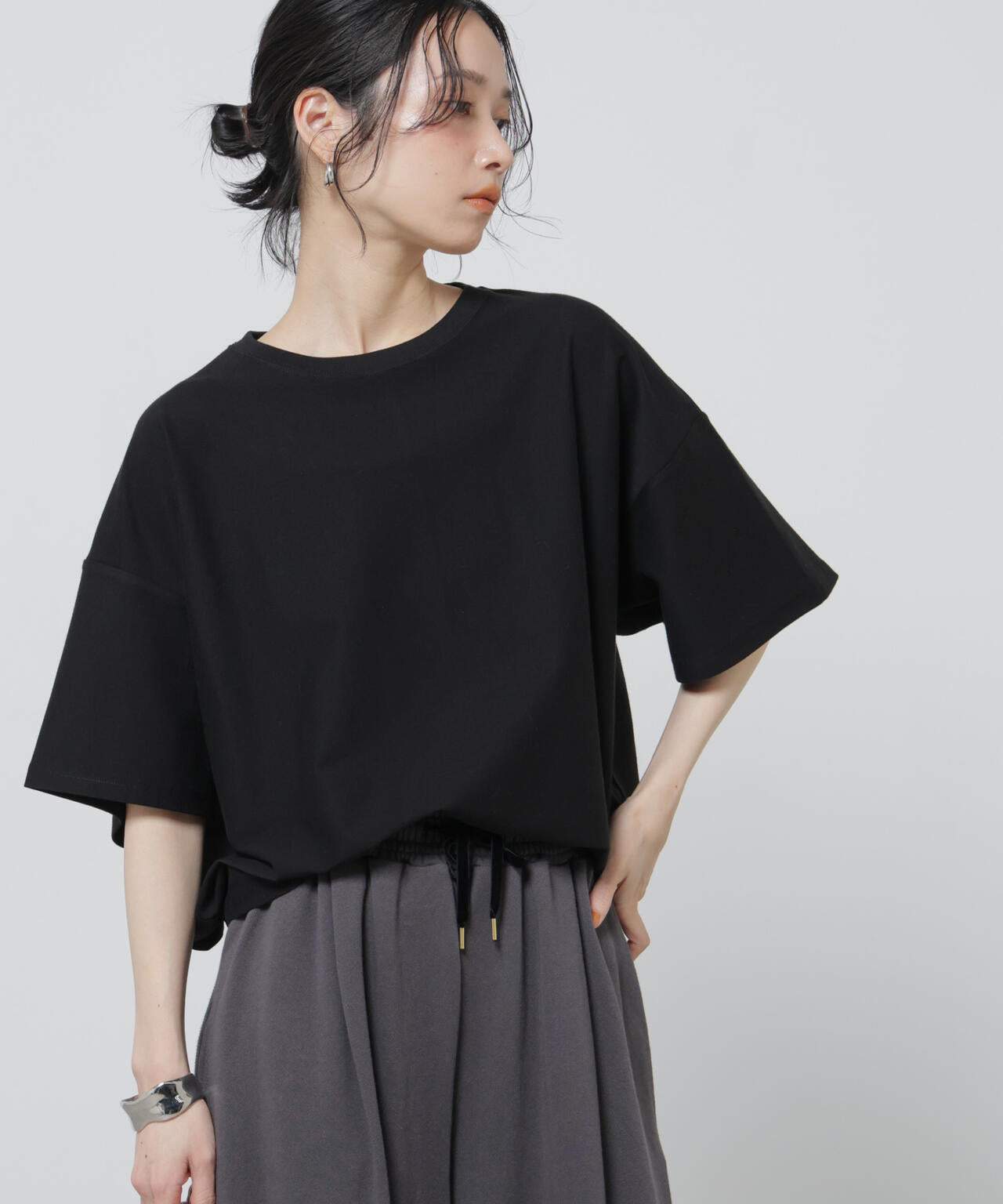 「Meaningful Continuity」coveross(R)ツイル調冷感プレーティング天竺Tシャツ 6696124314