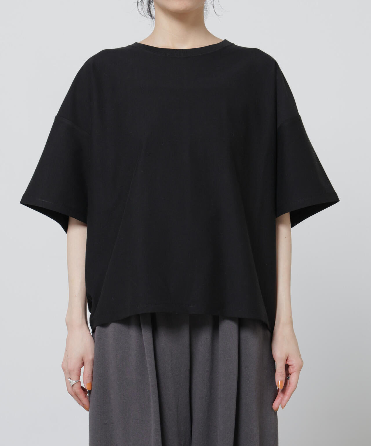 「Meaningful Continuity」coveross(R)ツイル調冷感プレーティング天竺Tシャツ 6696124314