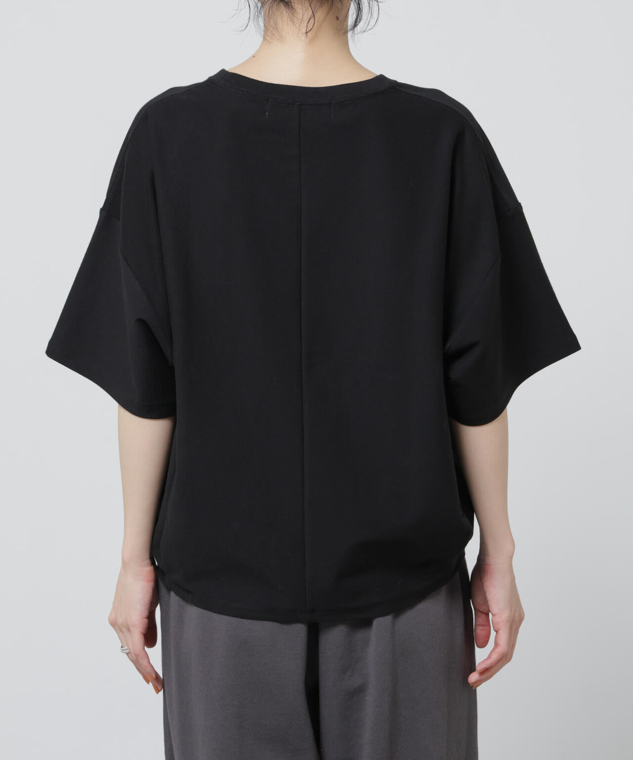 「Meaningful Continuity」coveross(R)ツイル調冷感プレーティング天竺Tシャツ 6696124314