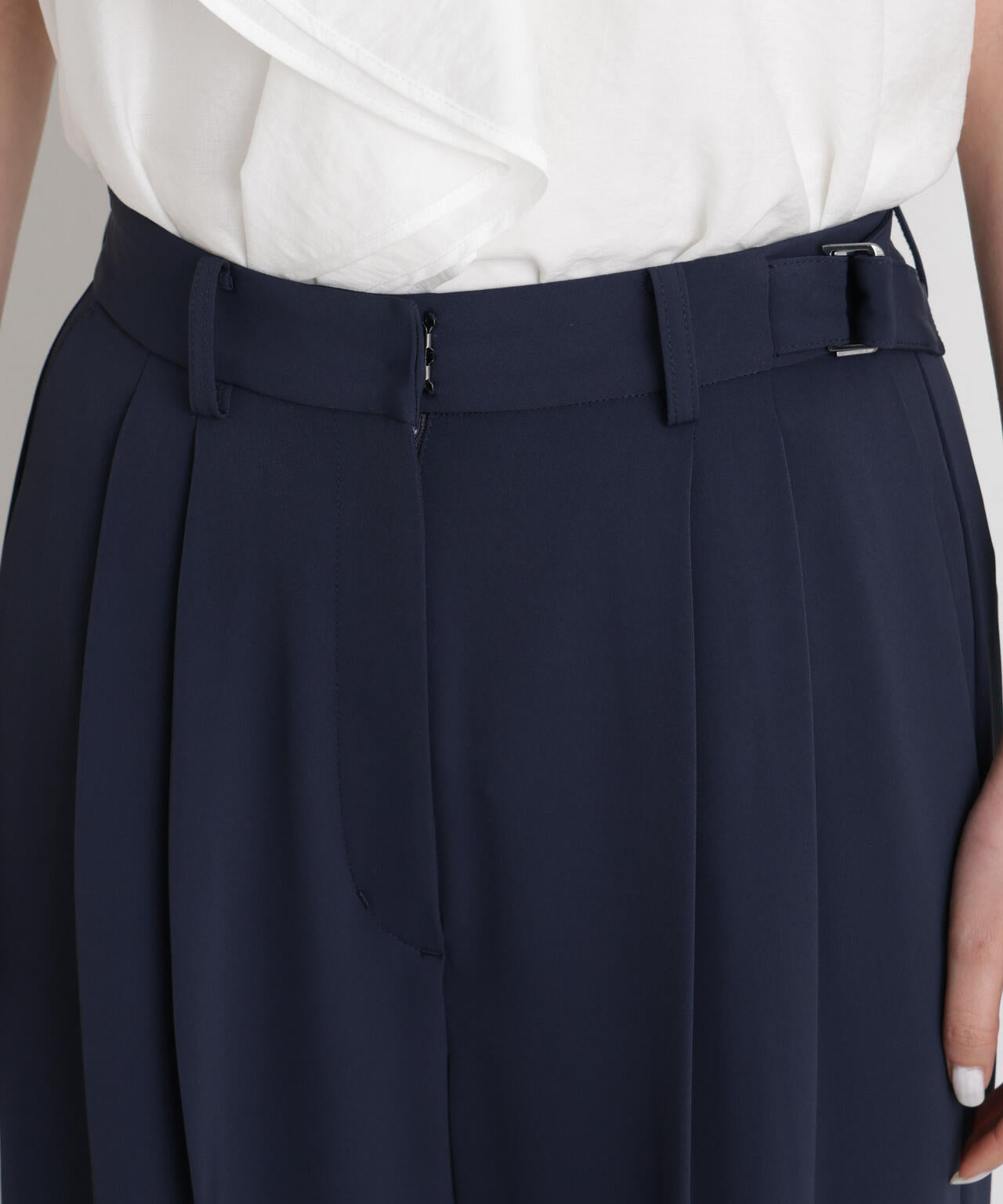 サイドベルトツイルタックワイドパンツ 6696127317