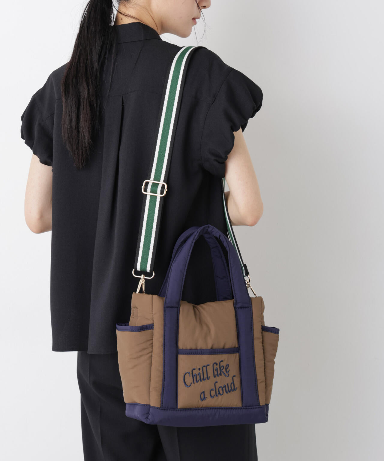 刺繍入りパフトート 6696132306