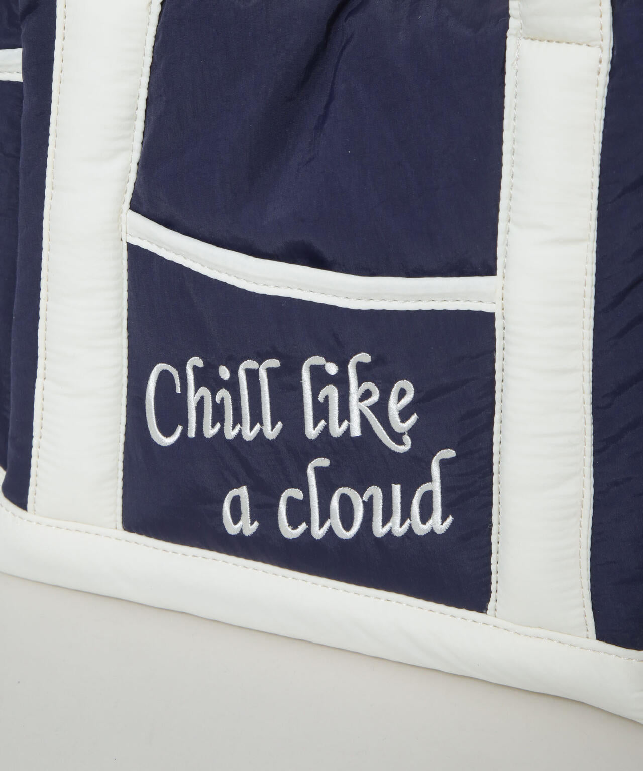 刺繍入りパフトート 6696132306