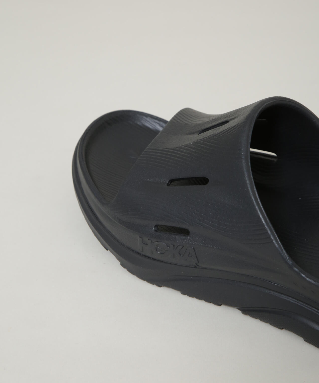 HOKA/U ORA RECOVERY SLIDE 3 6706135001