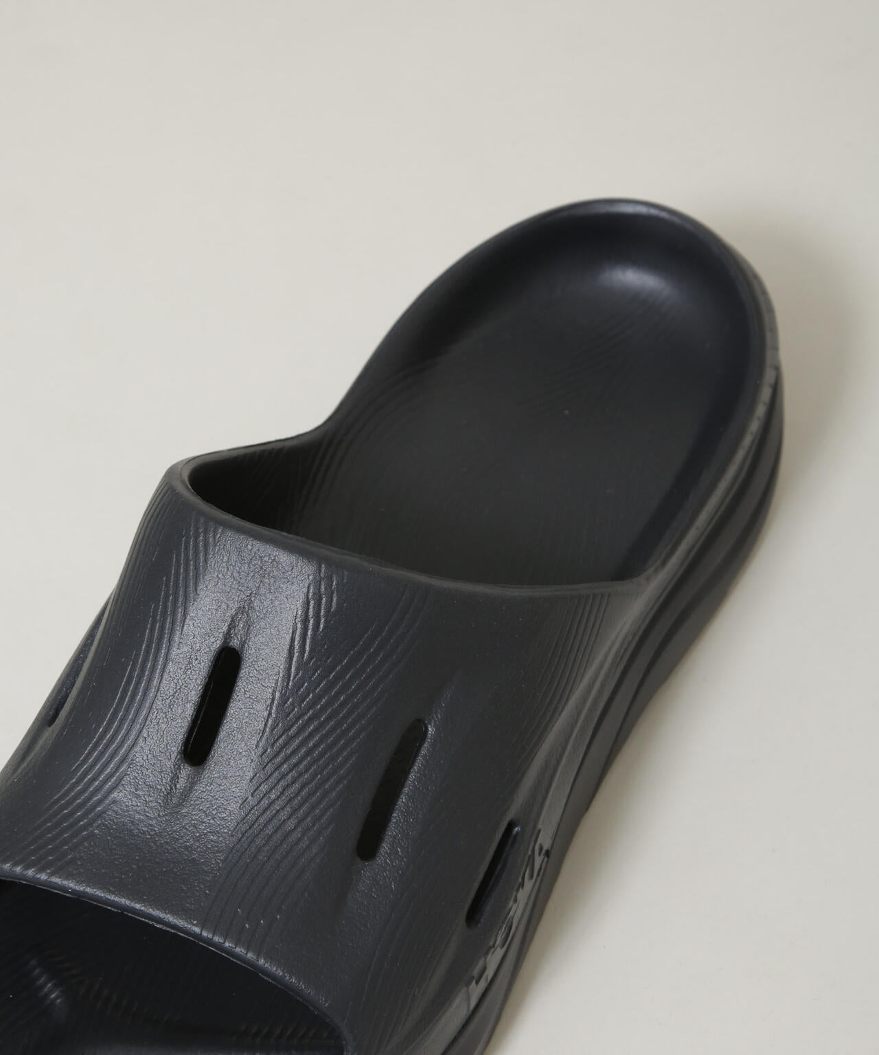 HOKA/U ORA RECOVERY SLIDE 3 6706135001