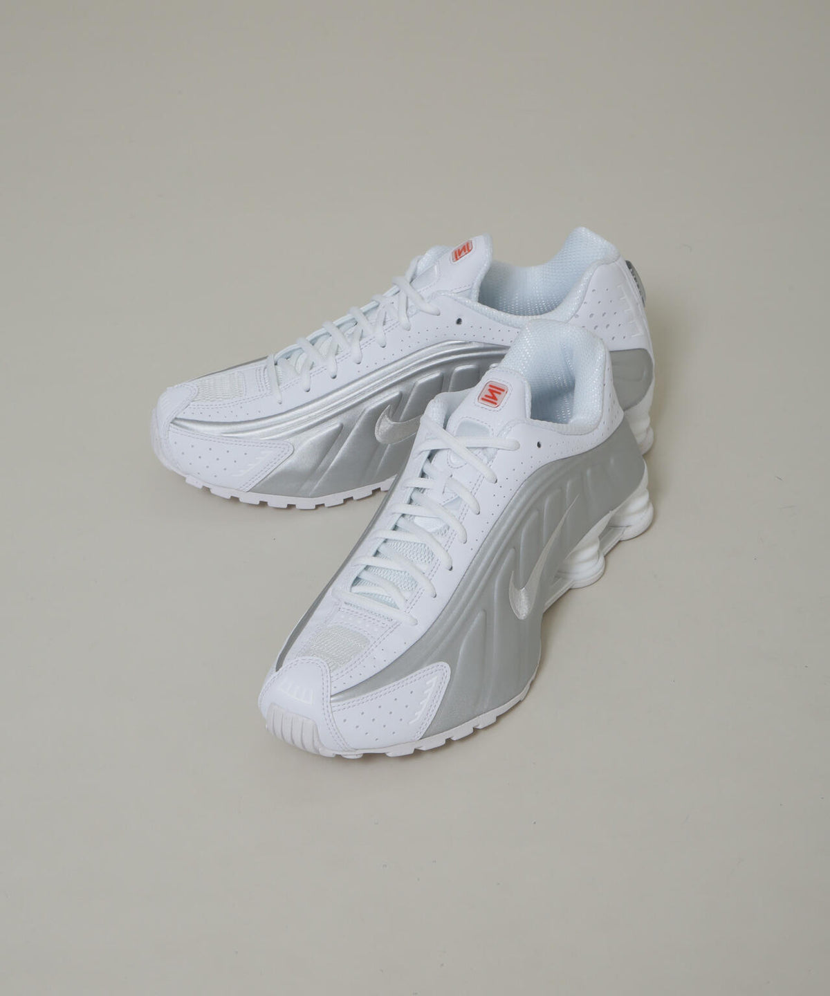 NIKE/ナイキ ショックス R4 6706234035
