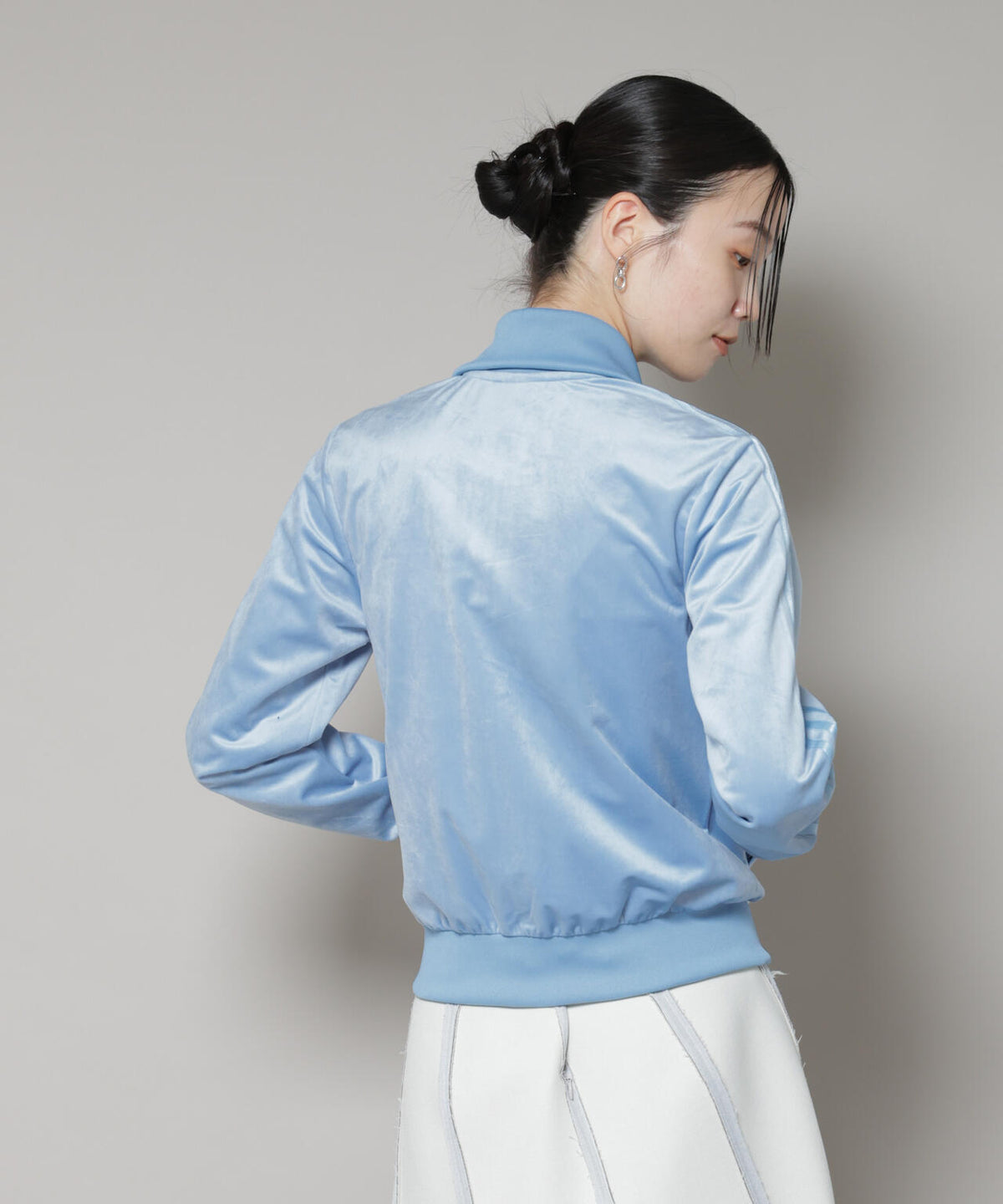 adidas/VELVET TRACK JAKET ASH BLUE 6715216008