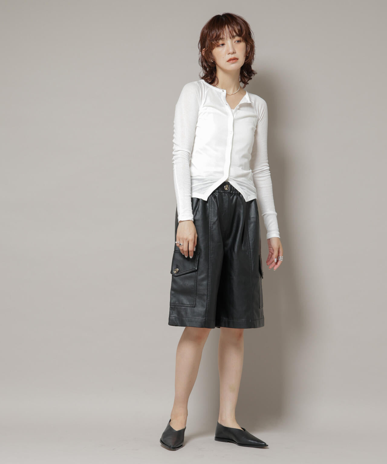 BAUM UND PFERDGARTEN/Textured Faux Leather ハーフパンツ 6715228001