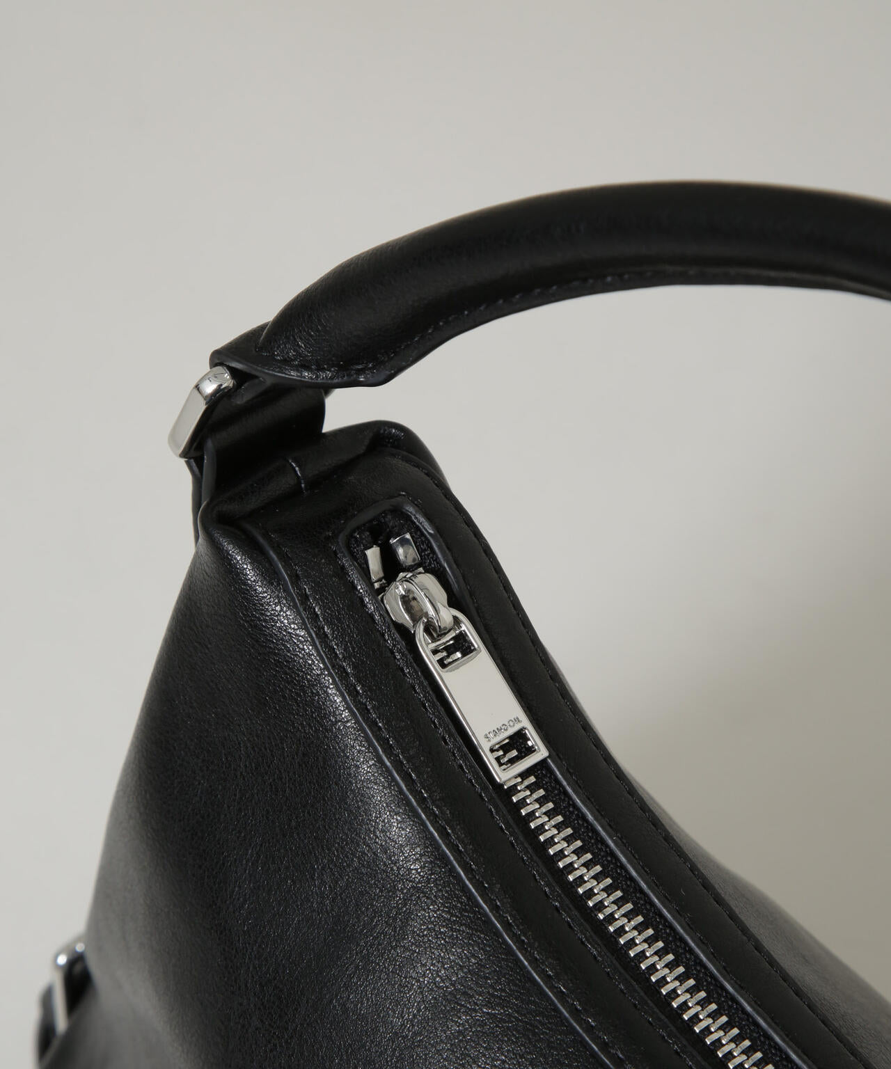 STAND OIL/MUSHY BAG BLACK 6715232414