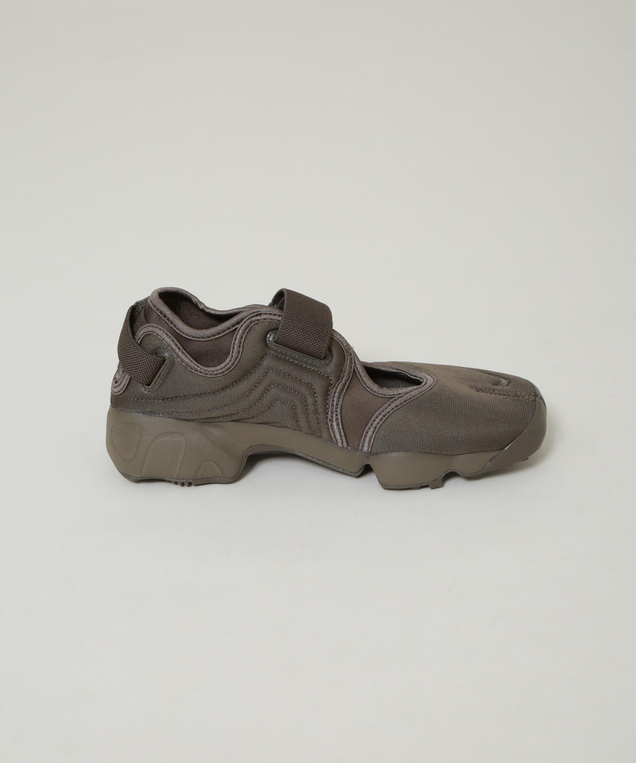 NIKE/ウィメンズ エア リフト FL 6716134027