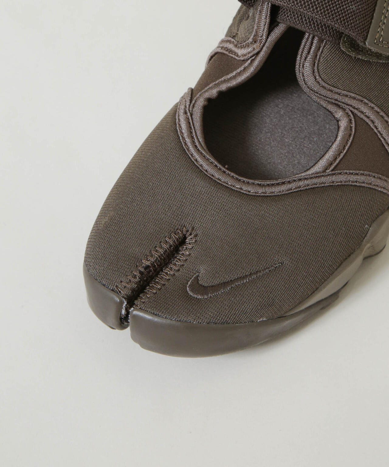 NIKE/ウィメンズ エア リフト FL 6716134027