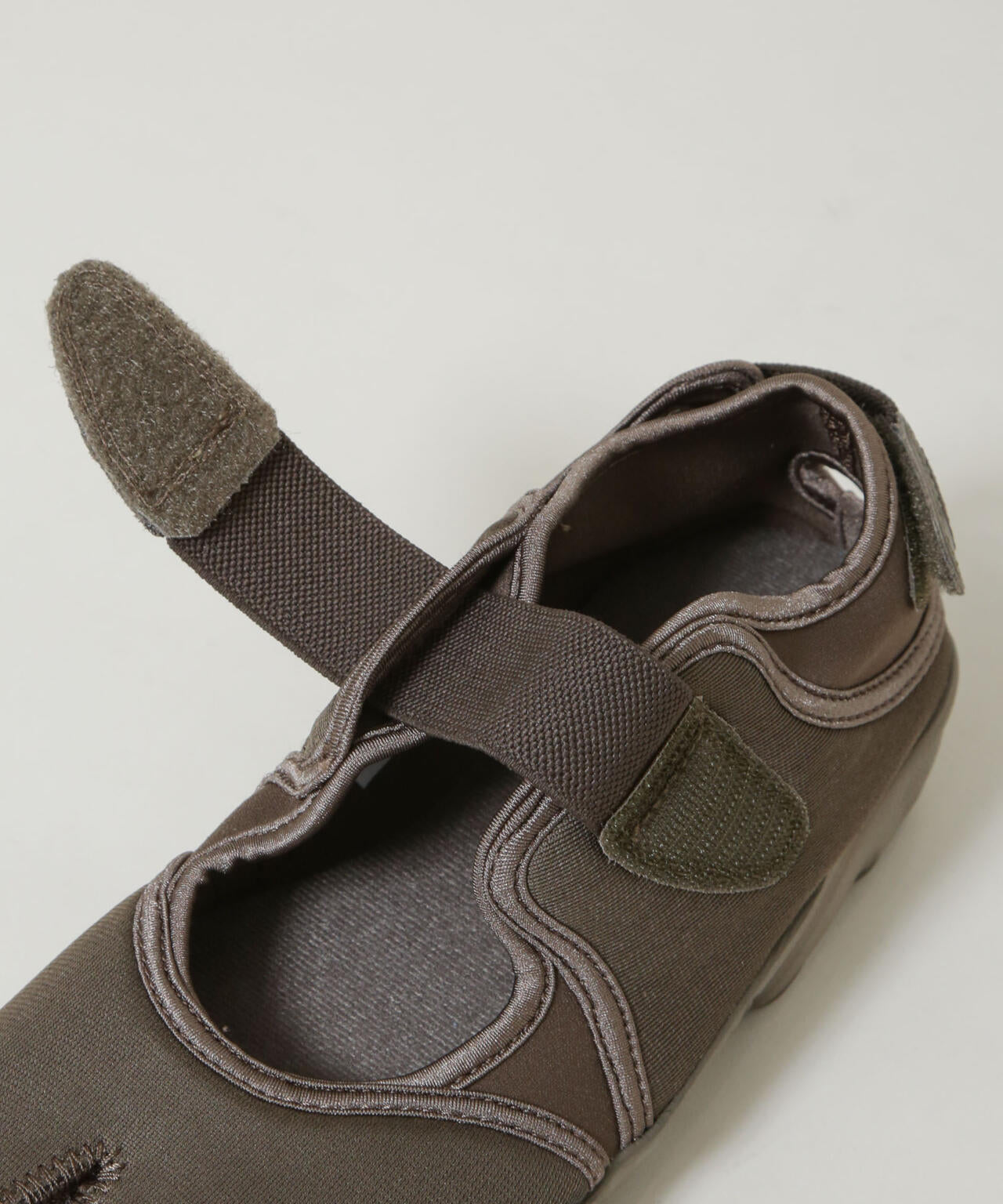 NIKE/ウィメンズ エア リフト FL 6716134027