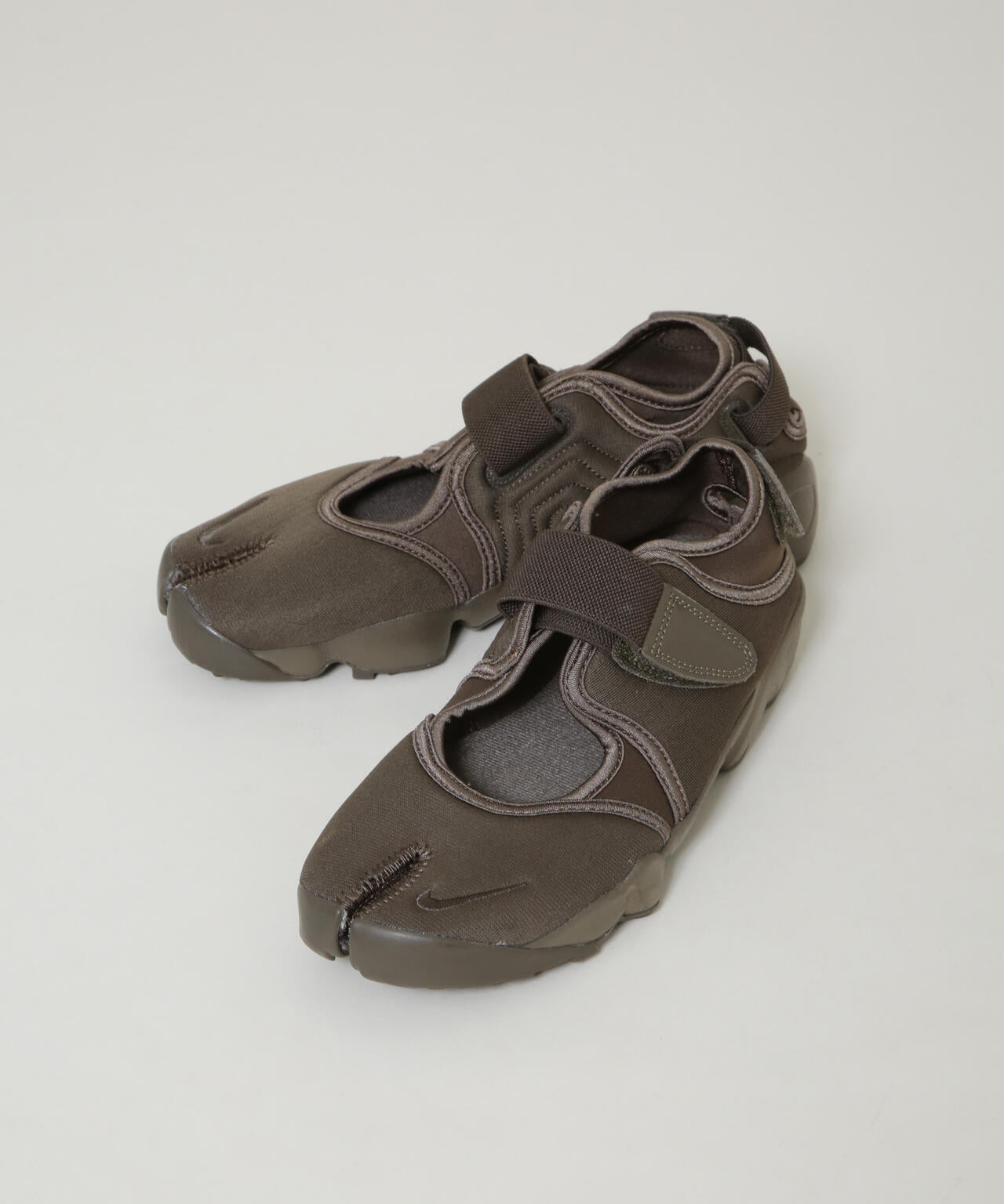 NIKE/ウィメンズ エア リフト FL 6716134027