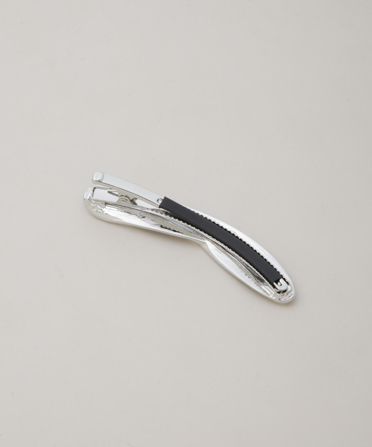 JAMIRAY/TWISTED SHELL HAIRCLIP 6716238001