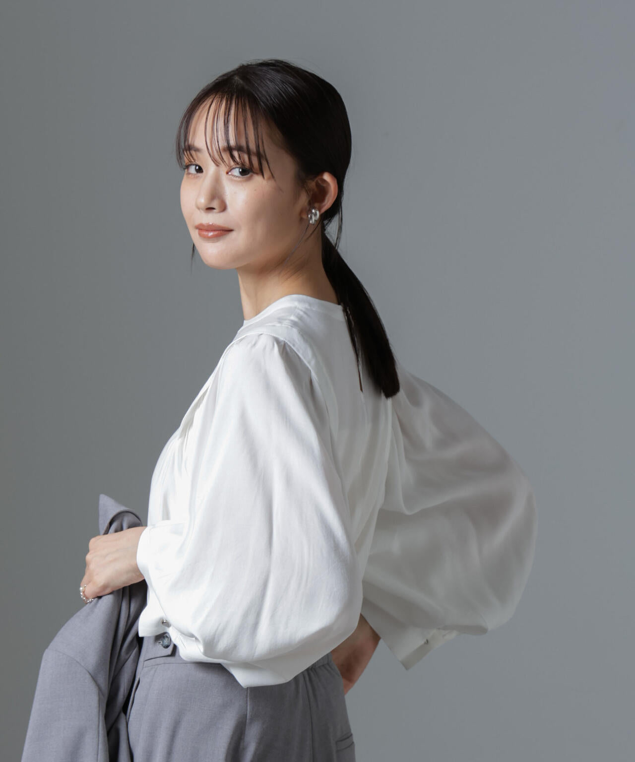 切り替えギャザースリーブデザインブラウス 6734220330