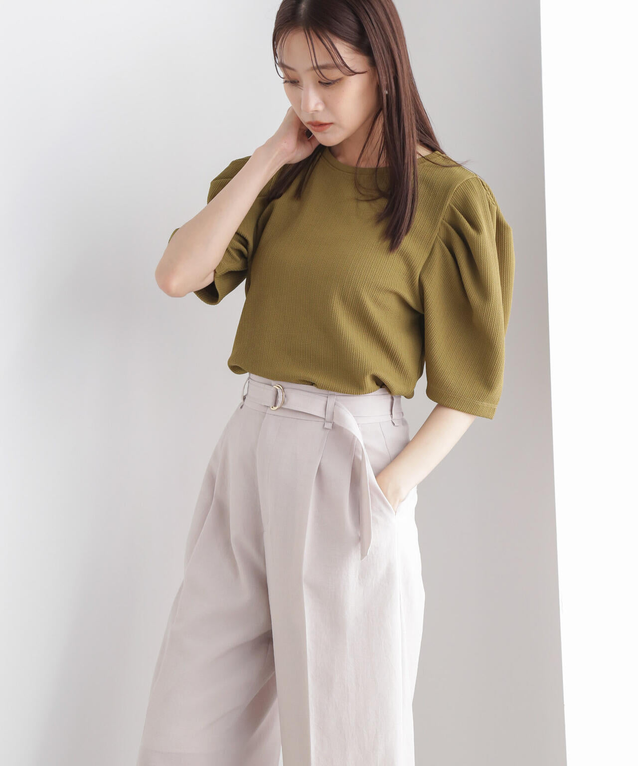 ショルダーギャザーデザイントップス 6734224300