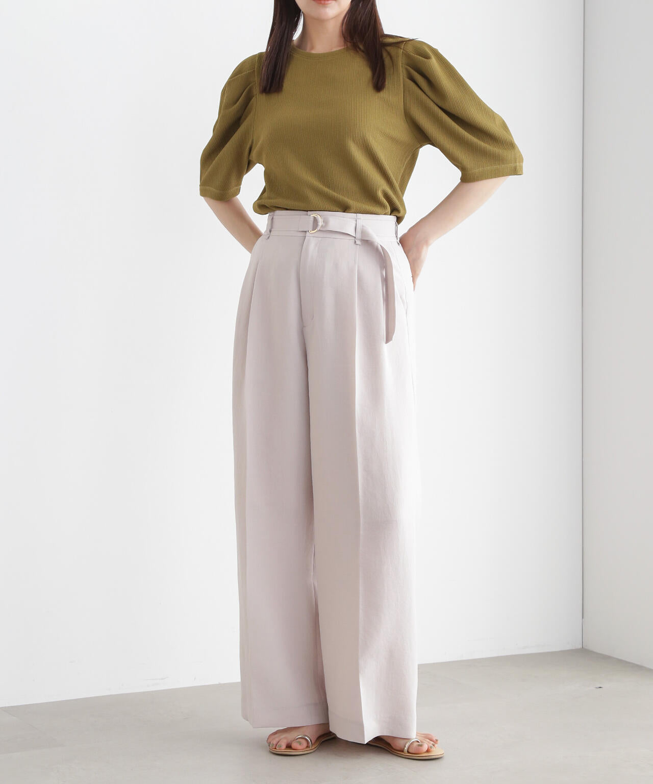 ショルダーギャザーデザイントップス 6734224300