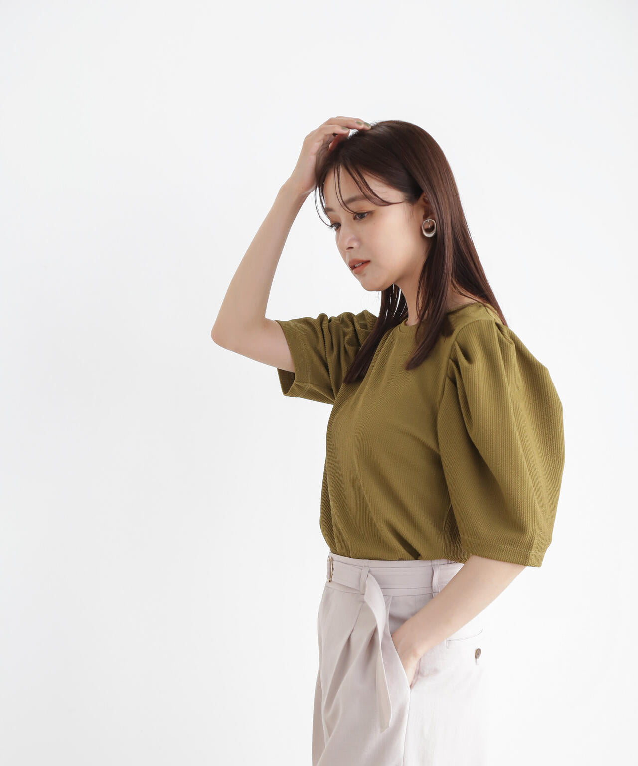 ショルダーギャザーデザイントップス 6734224300