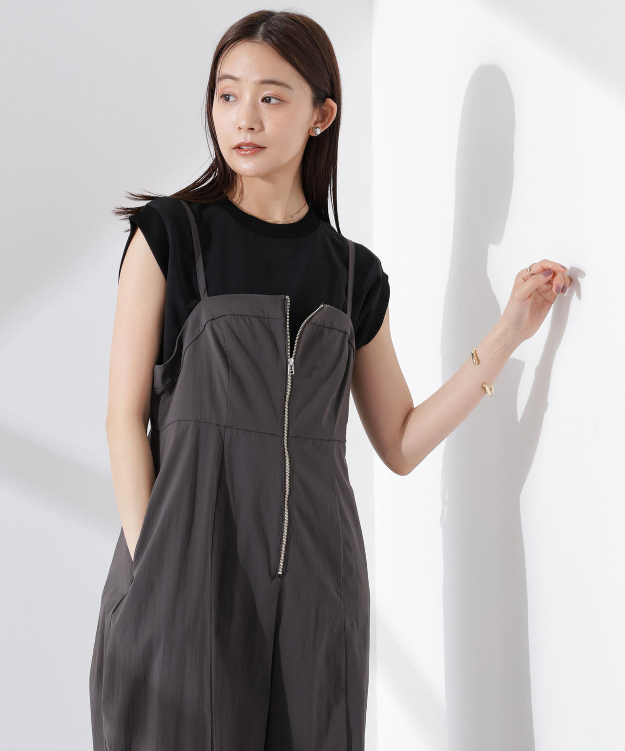 カットジョーゼットノースリーブTシャツ 6735124312
