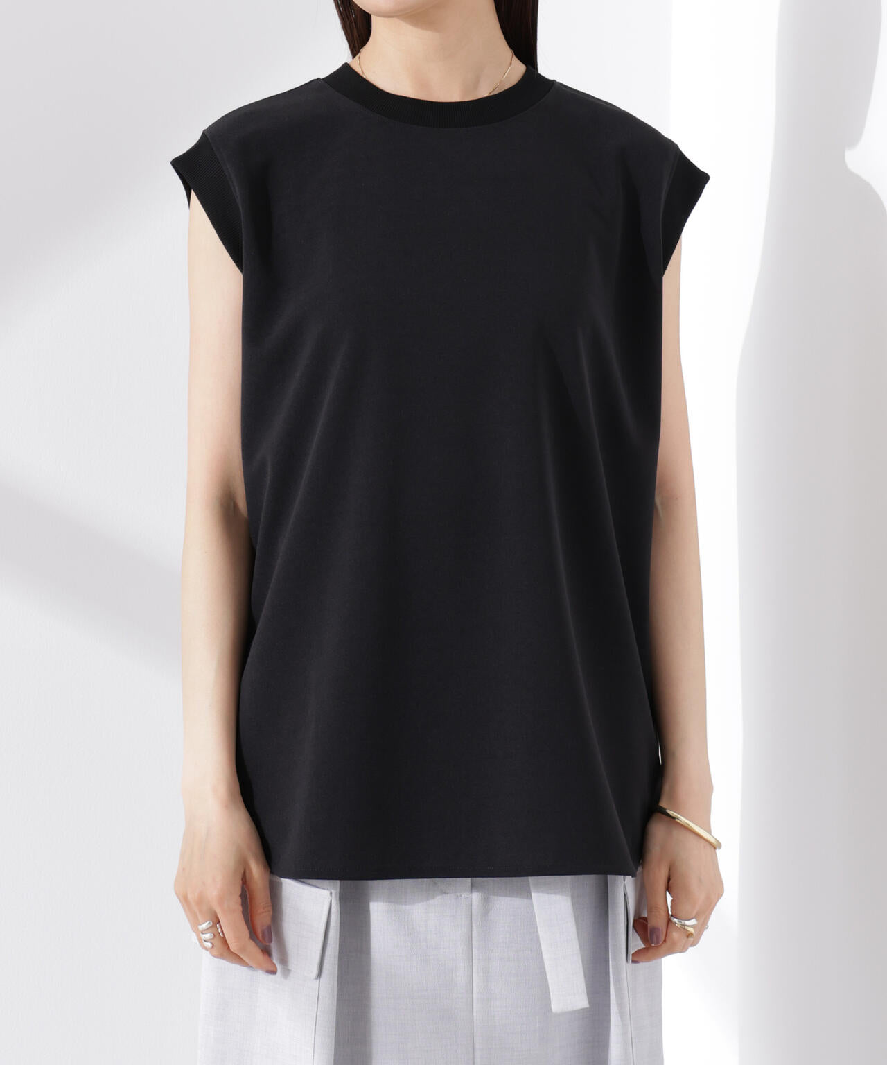 カットジョーゼットノースリーブTシャツ 6735124312