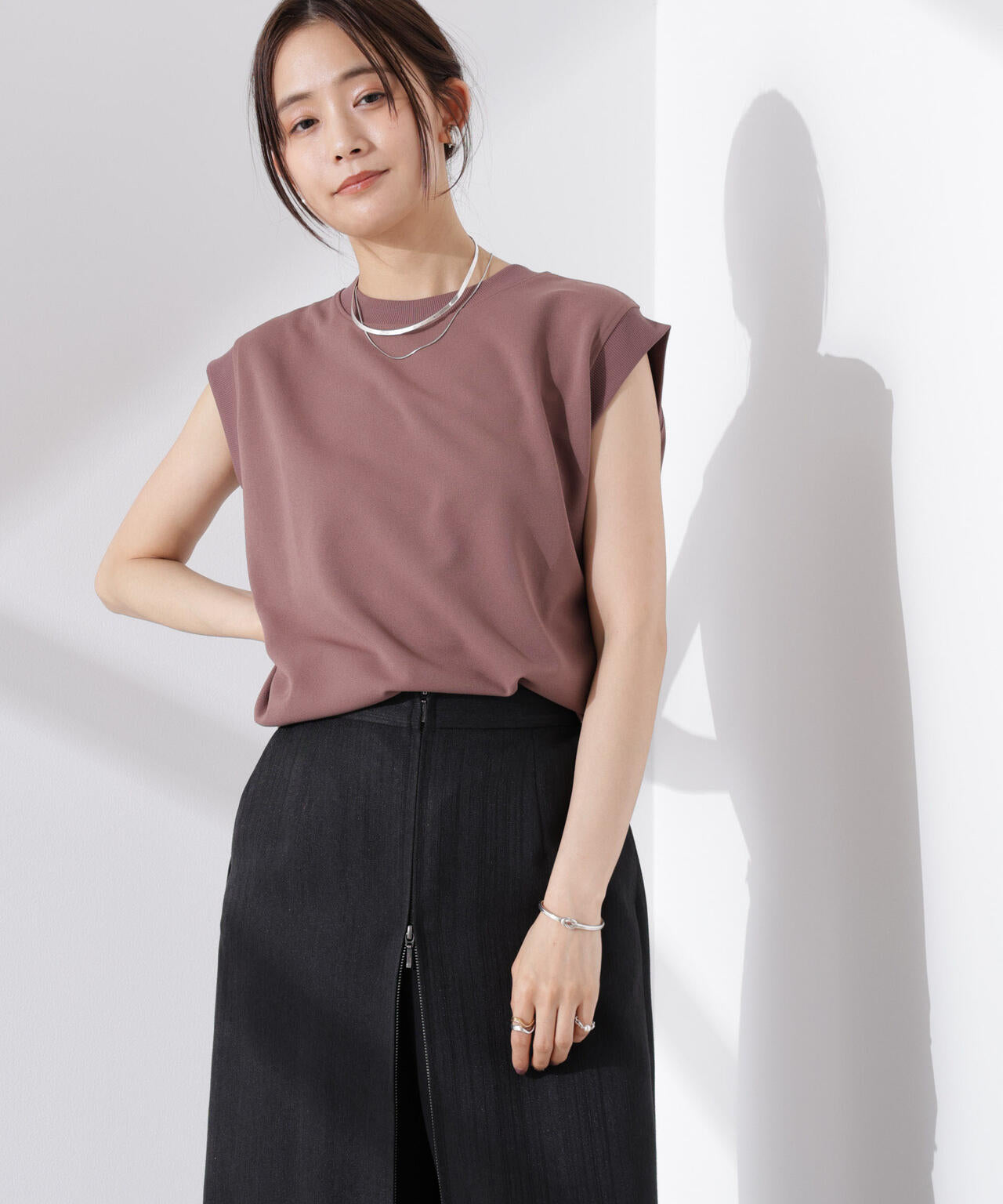 カットジョーゼットノースリーブTシャツ 6735124312