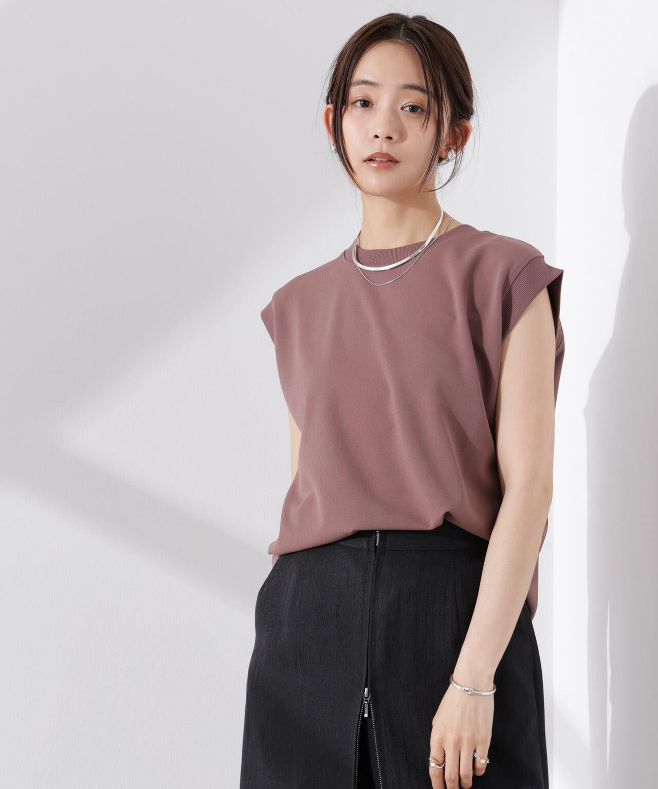 カットジョーゼットノースリーブTシャツ 6735124312