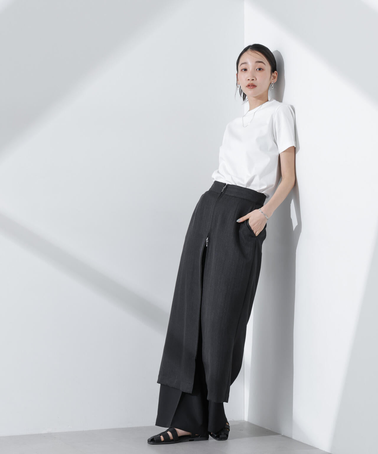 メタリックフロントZIPスリットタイトスカート 6735130307